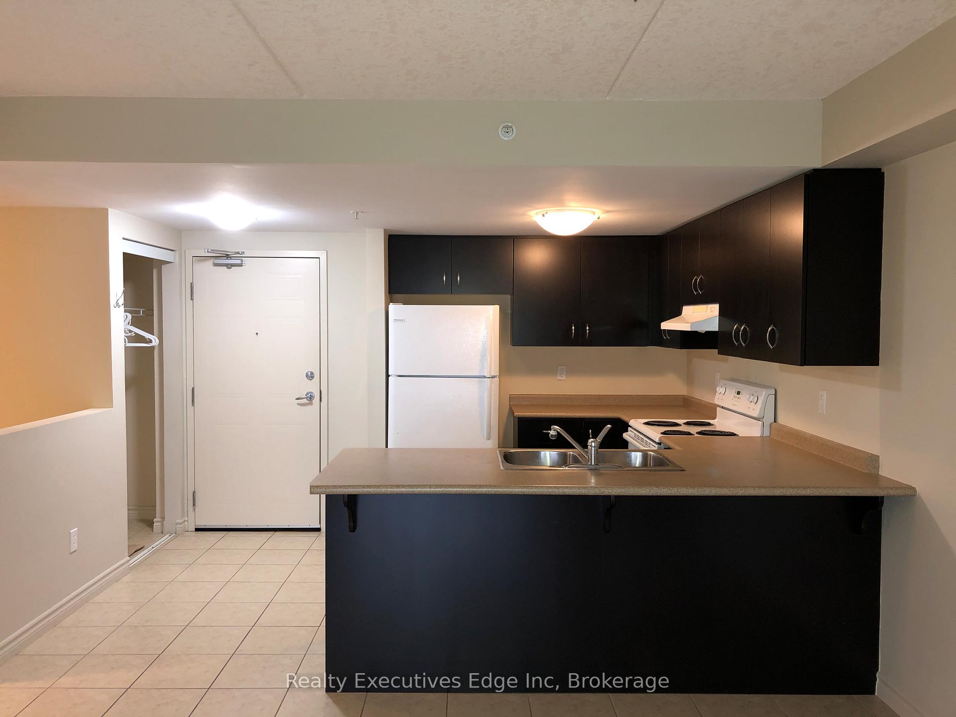 Photo 4 of Unit 212, 39 Goodwin Drive, Guelph, Pineridge/Westminster Woods — HOMEH