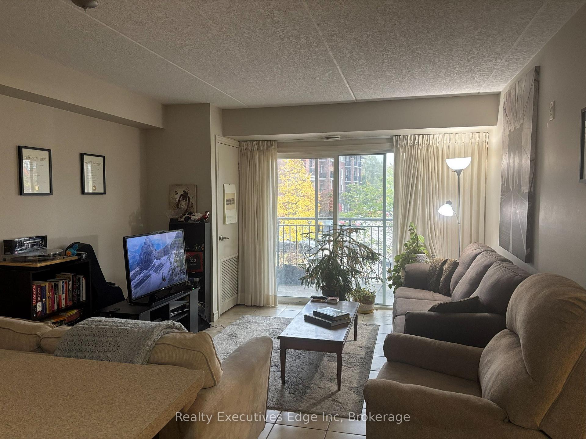 Photo 5 of Unit 212, 39 Goodwin Drive, Guelph, Pineridge/Westminster Woods — HOMEH
