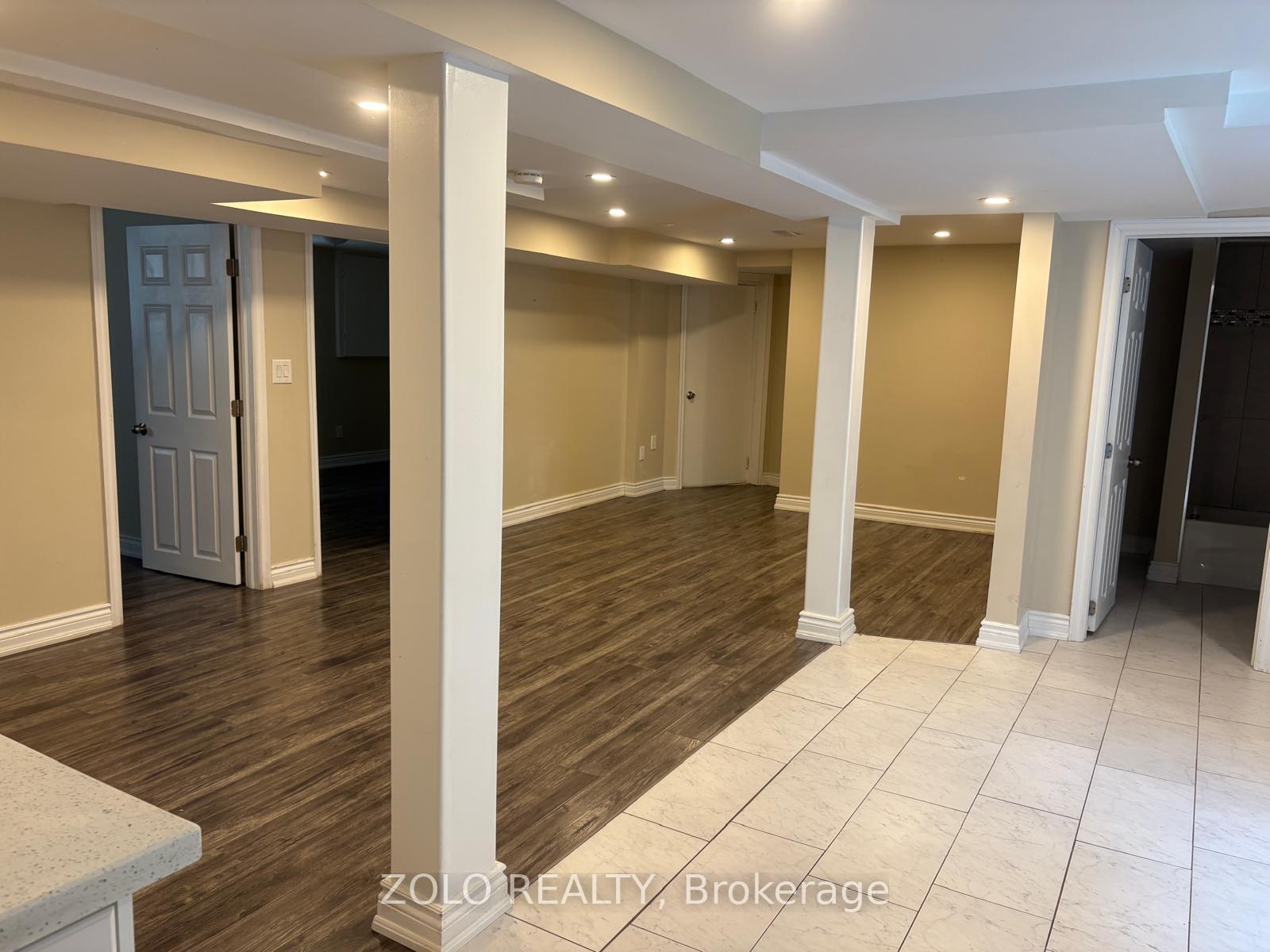 Photo 3 of 50 Dundalk Crescent, Brampton, Heart Lake West — HOMEH