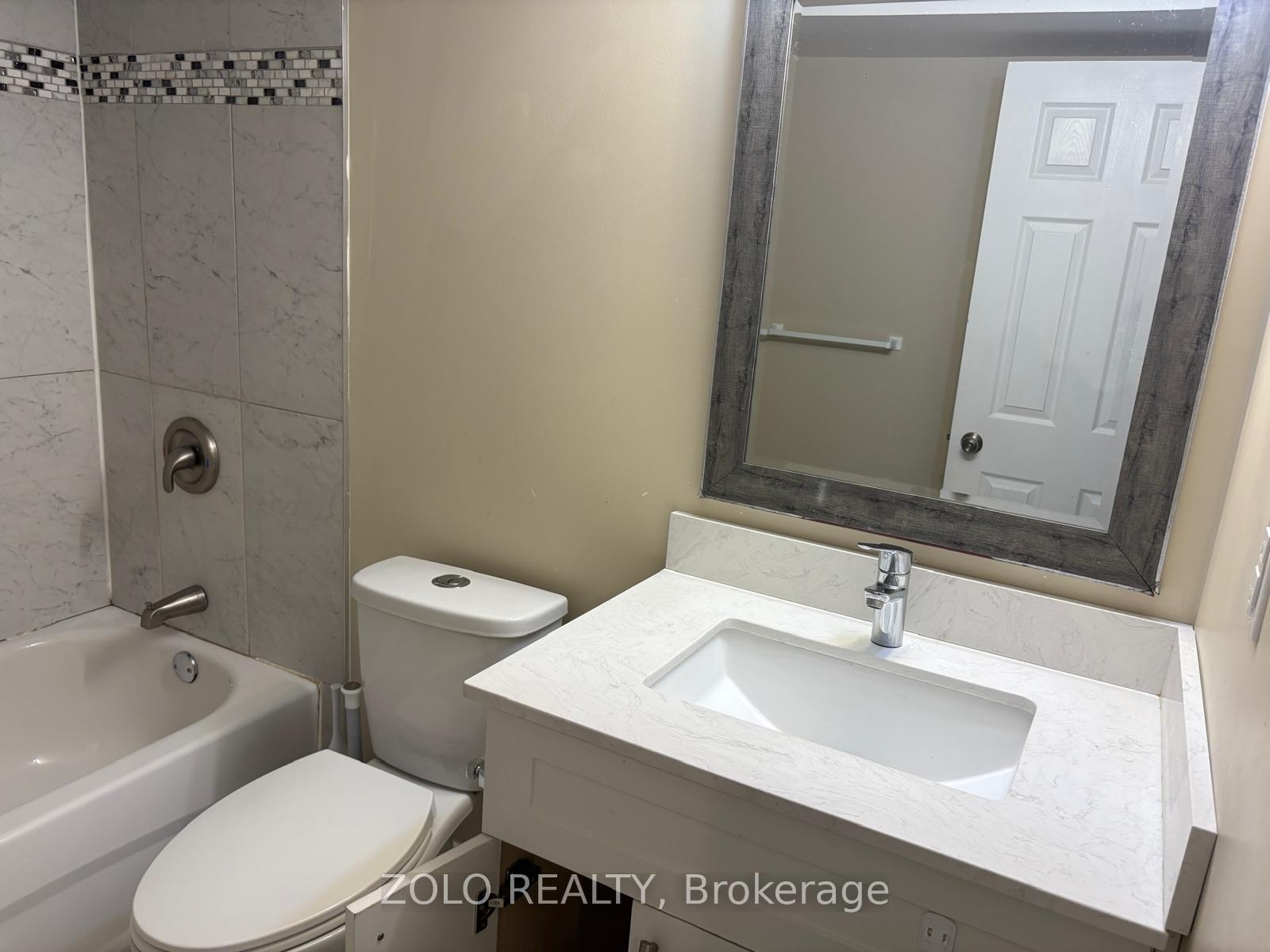 Photo 6 of 50 Dundalk Crescent, Brampton, Heart Lake West — HOMEH