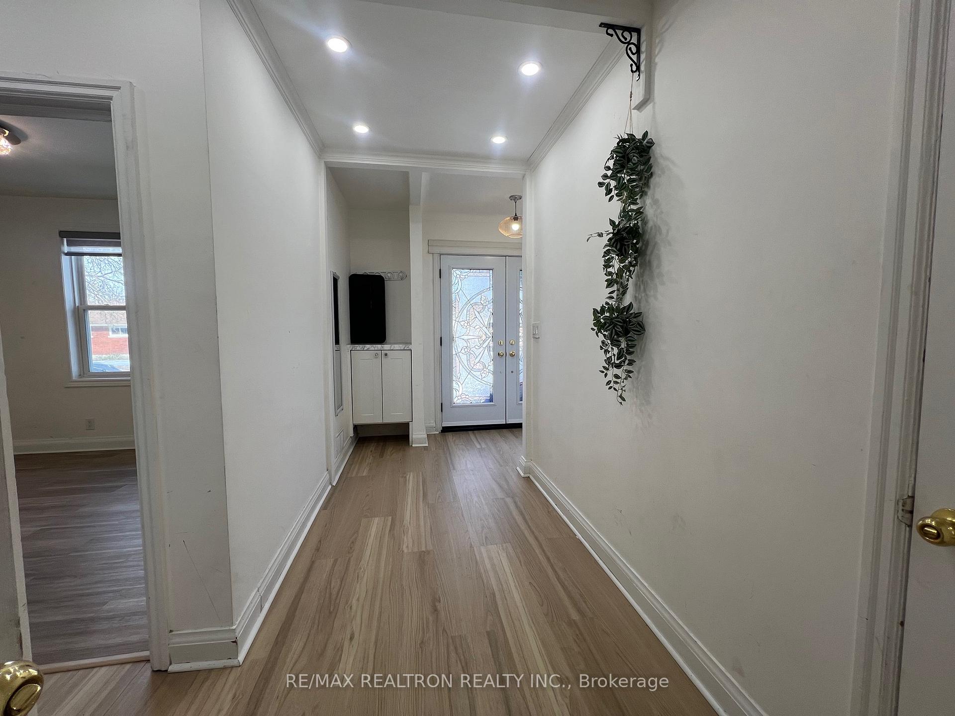 Photo 5 of 48 Masterson Drive, St. Catharines, Glendale/Glenridge — HOMEH