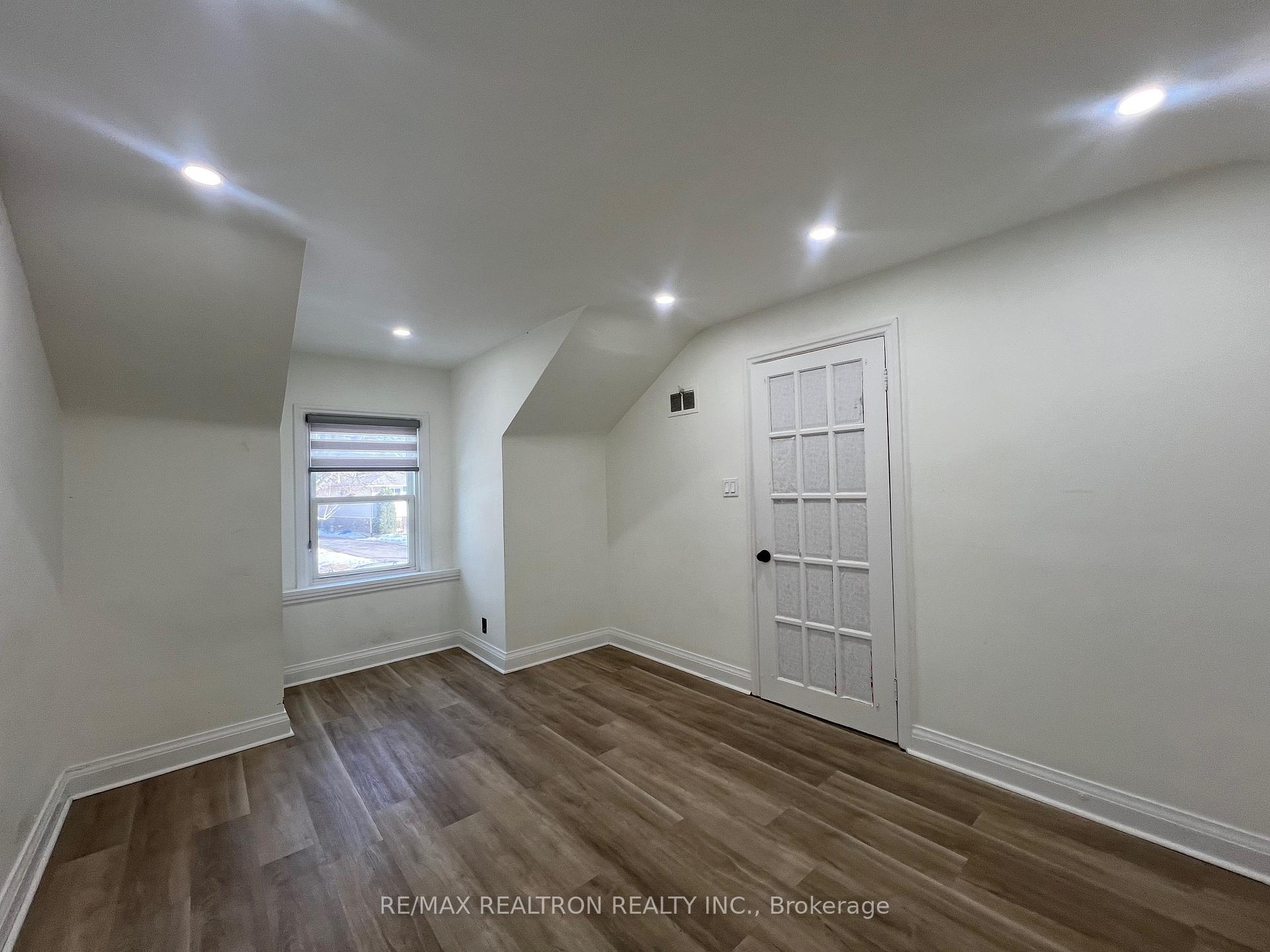 Photo 11 of 48 Masterson Drive, St. Catharines, Glendale/Glenridge — HOMEH