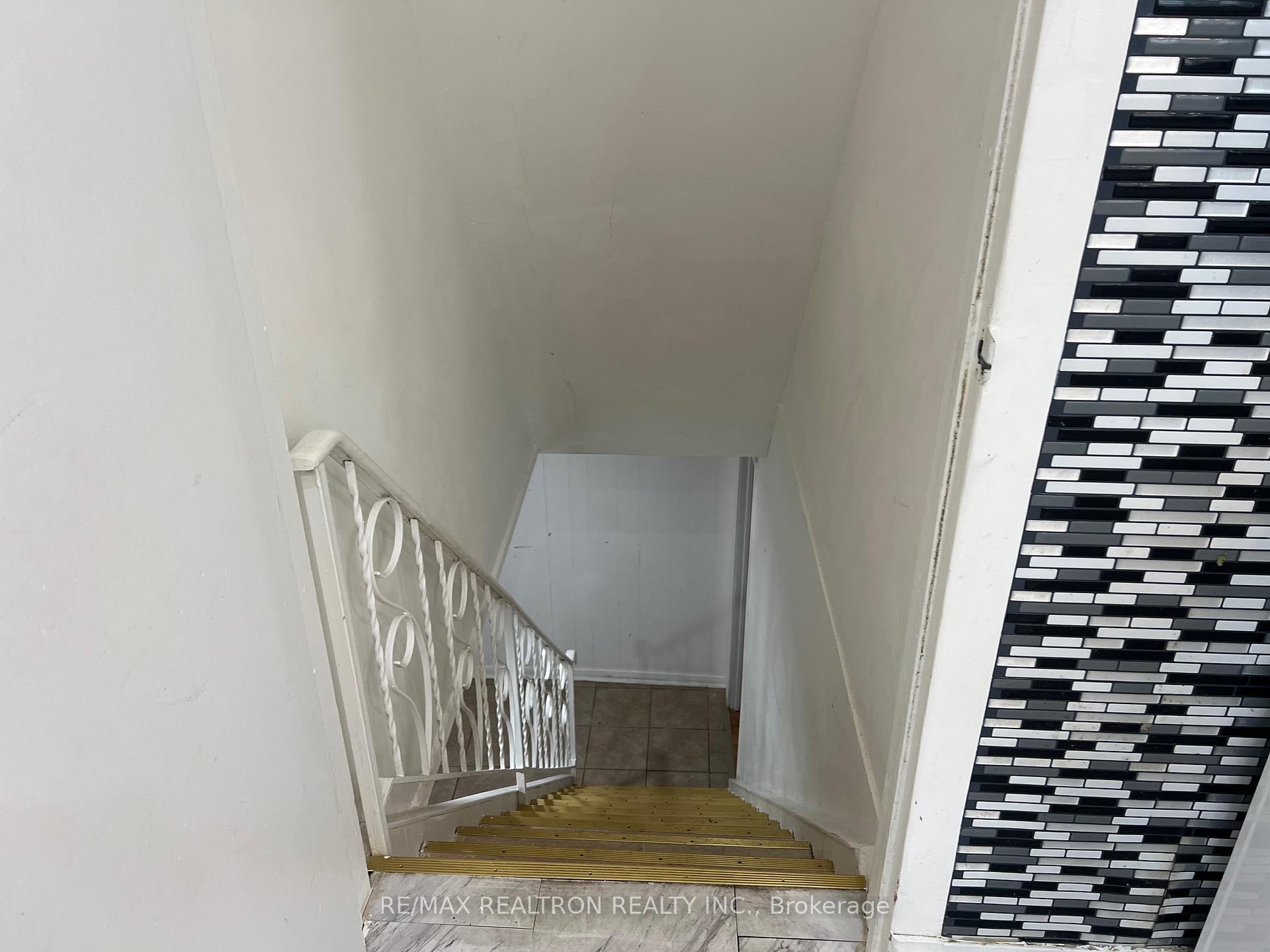 Photo 18 of 48 Masterson Drive, St. Catharines, Glendale/Glenridge — HOMEH