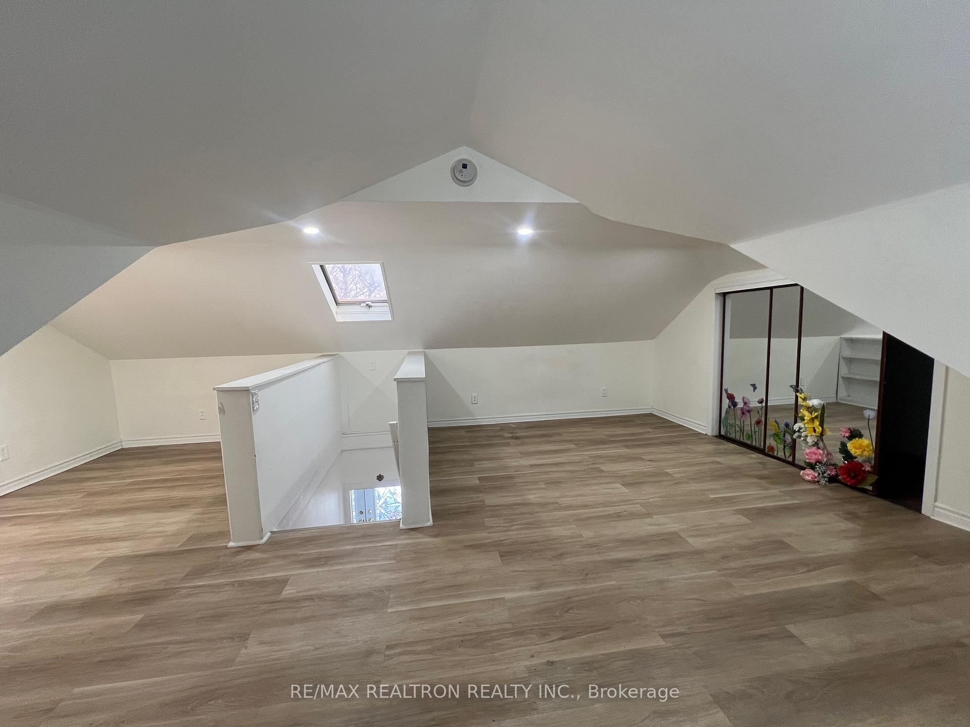 Photo 19 of 48 Masterson Drive, St. Catharines, Glendale/Glenridge — HOMEH