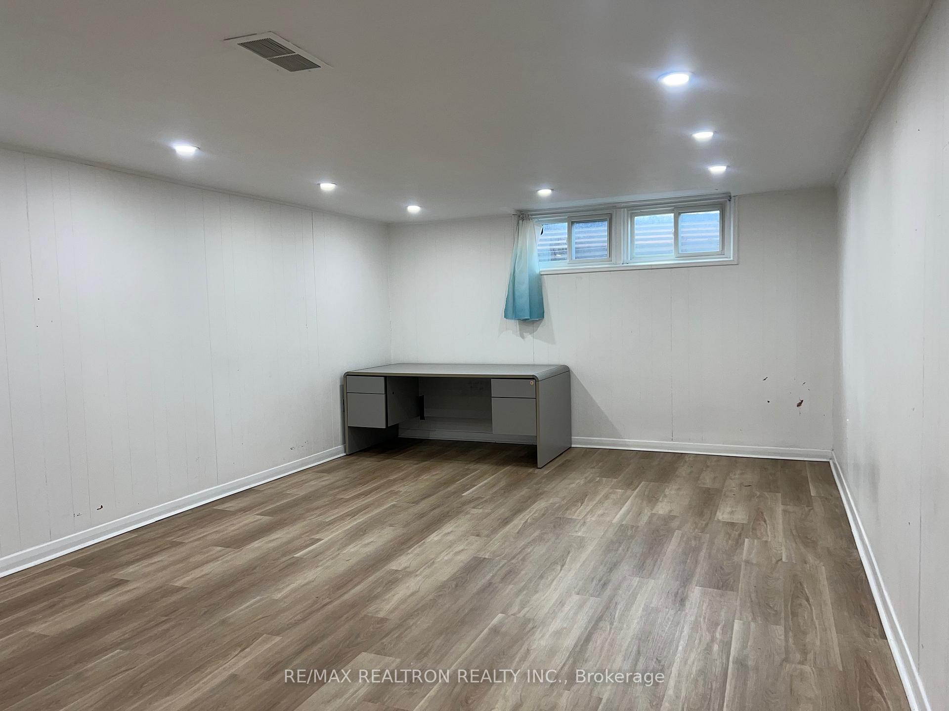 Photo 23 of 48 Masterson Drive, St. Catharines, Glendale/Glenridge — HOMEH