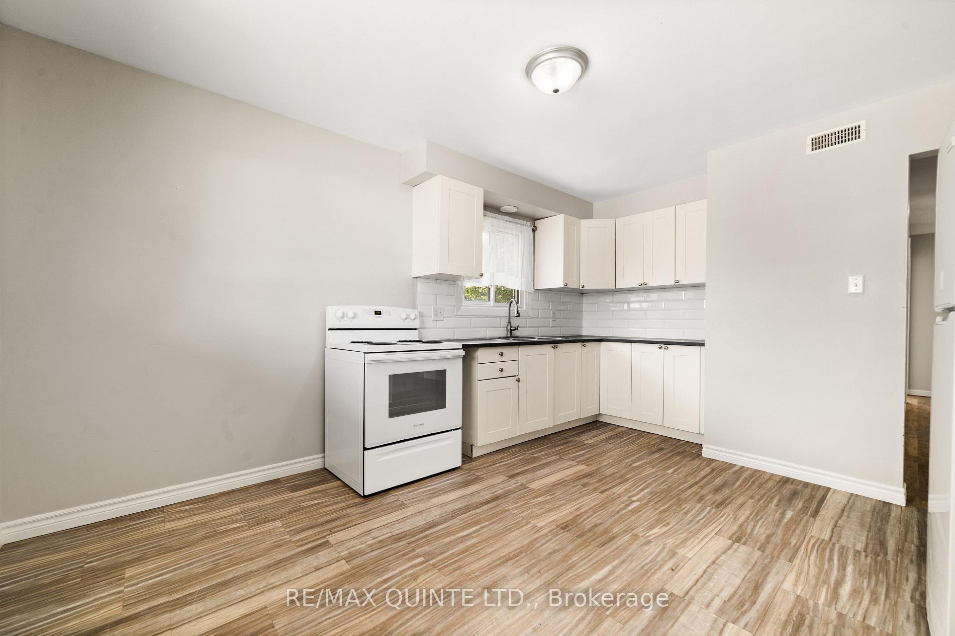 Photo 17 of 50 Grier Street, Belleville, Belleville Ward — HOMEH