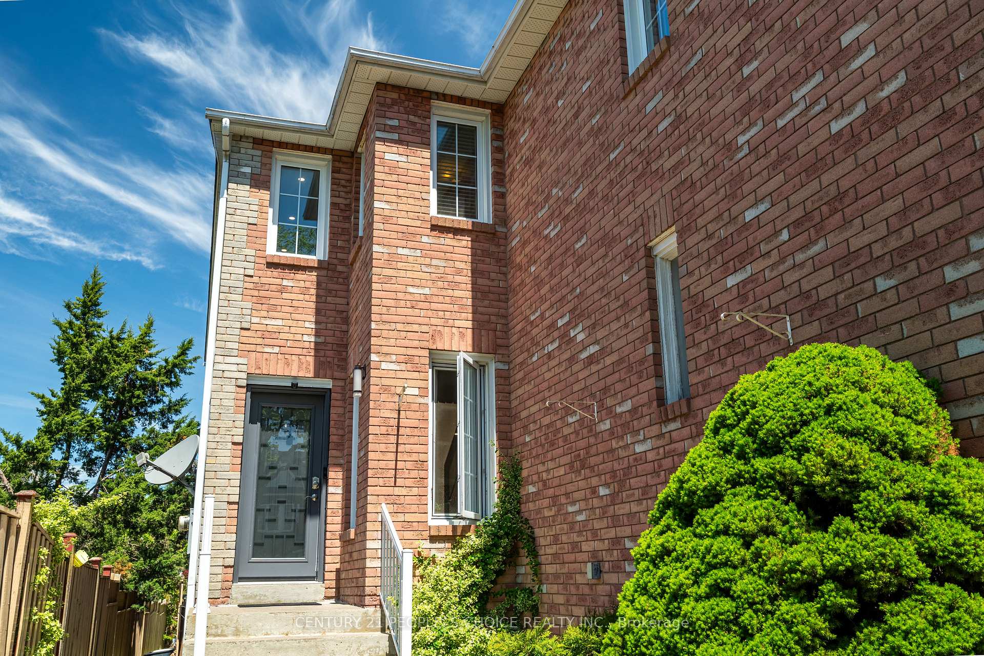 Photo 4 of 31 Thorp Crescent, Ajax, Central West — HOMEH