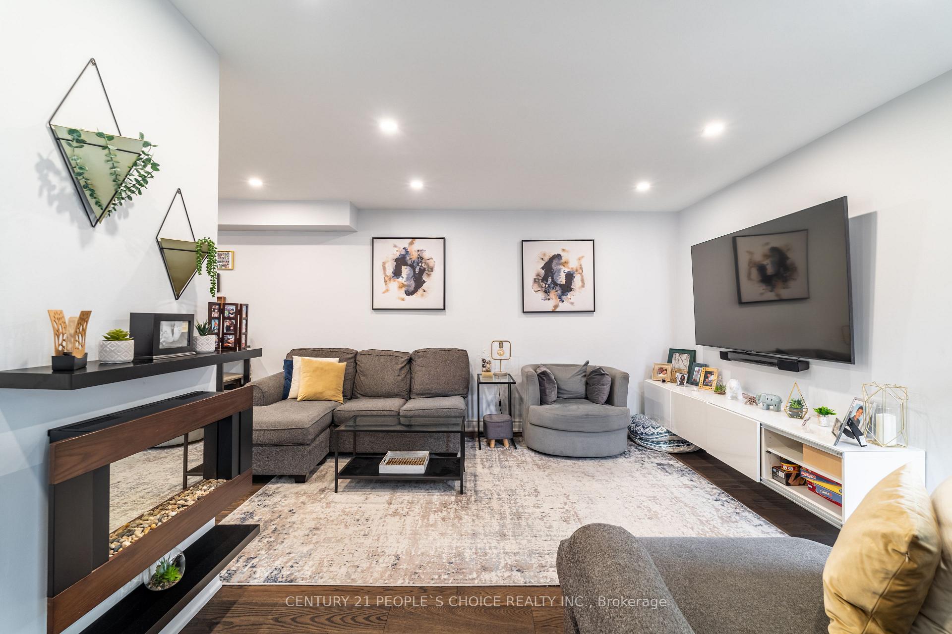 Photo 3 of 31 Thorp Crescent, Ajax, Central West — HOMEH