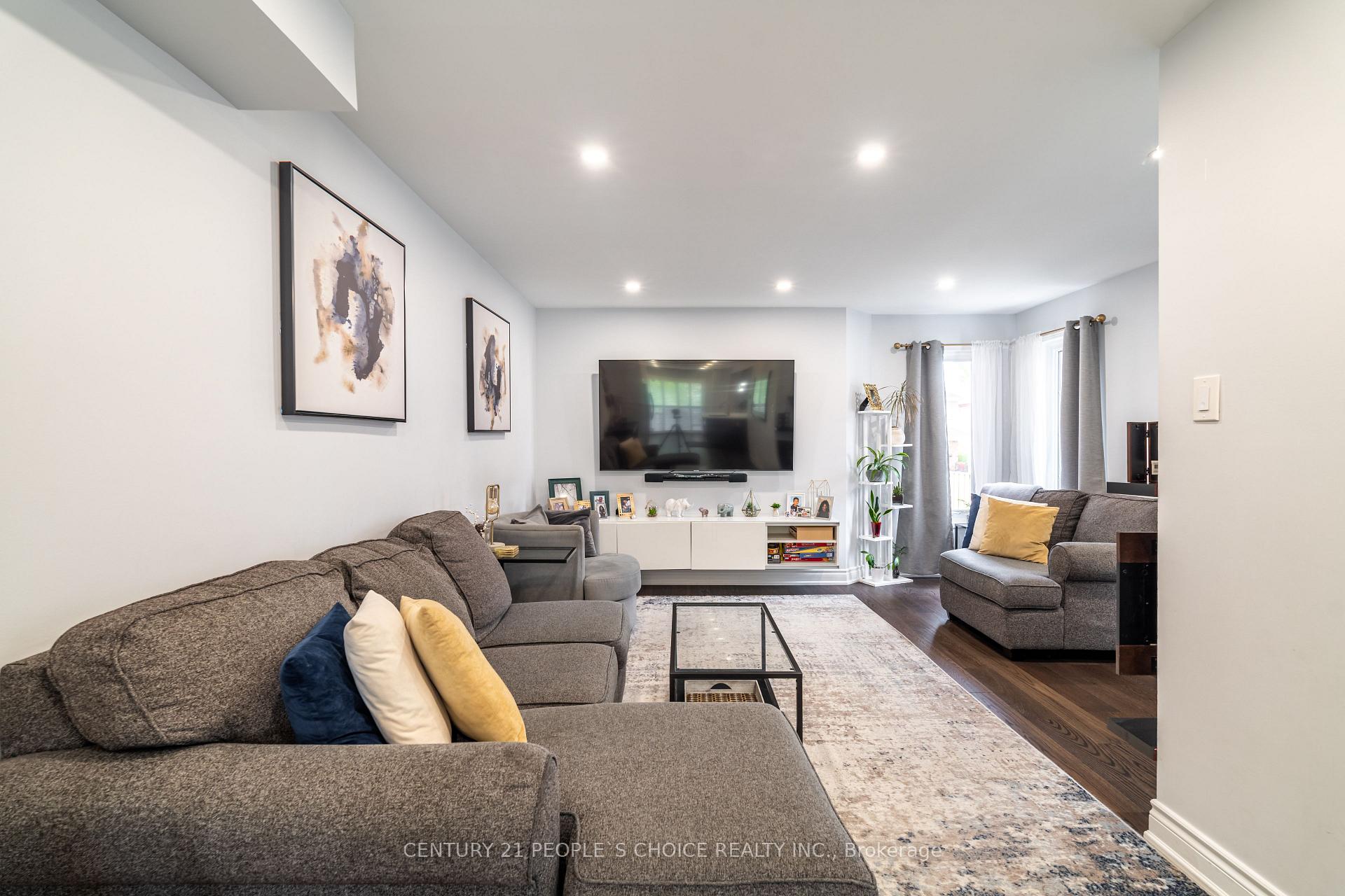 Photo 7 of 31 Thorp Crescent, Ajax, Central West — HOMEH