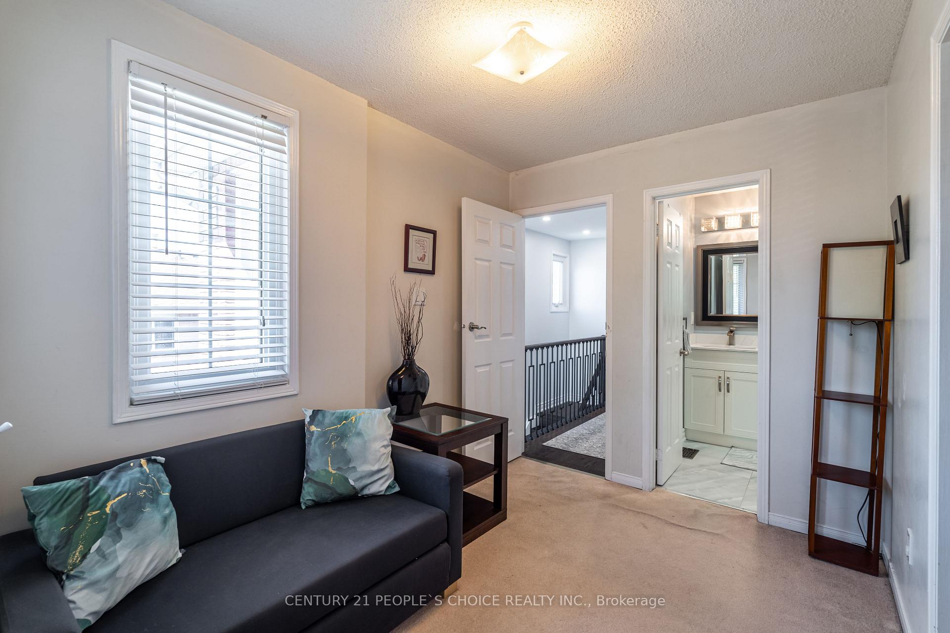 Photo 20 of 31 Thorp Crescent, Ajax, Central West — HOMEH