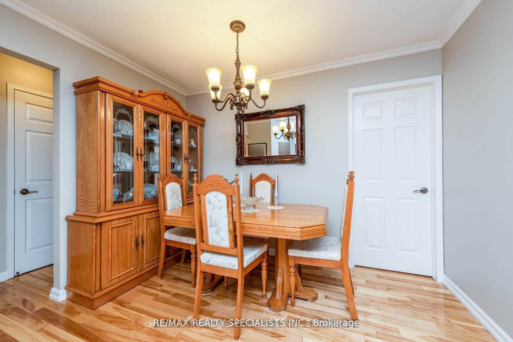 Photo 11 of 14 Arjay Trail, Brampton, Brampton West — HOMEH