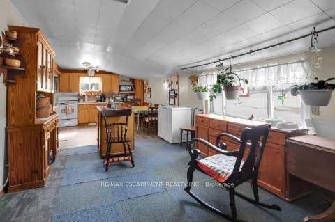 Photo 4 of 1047 Ridge Road, Hamilton, Rural Stoney Creek — HOMEH