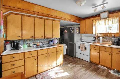 Photo 7 of 1047 Ridge Road, Hamilton, Rural Stoney Creek — HOMEH