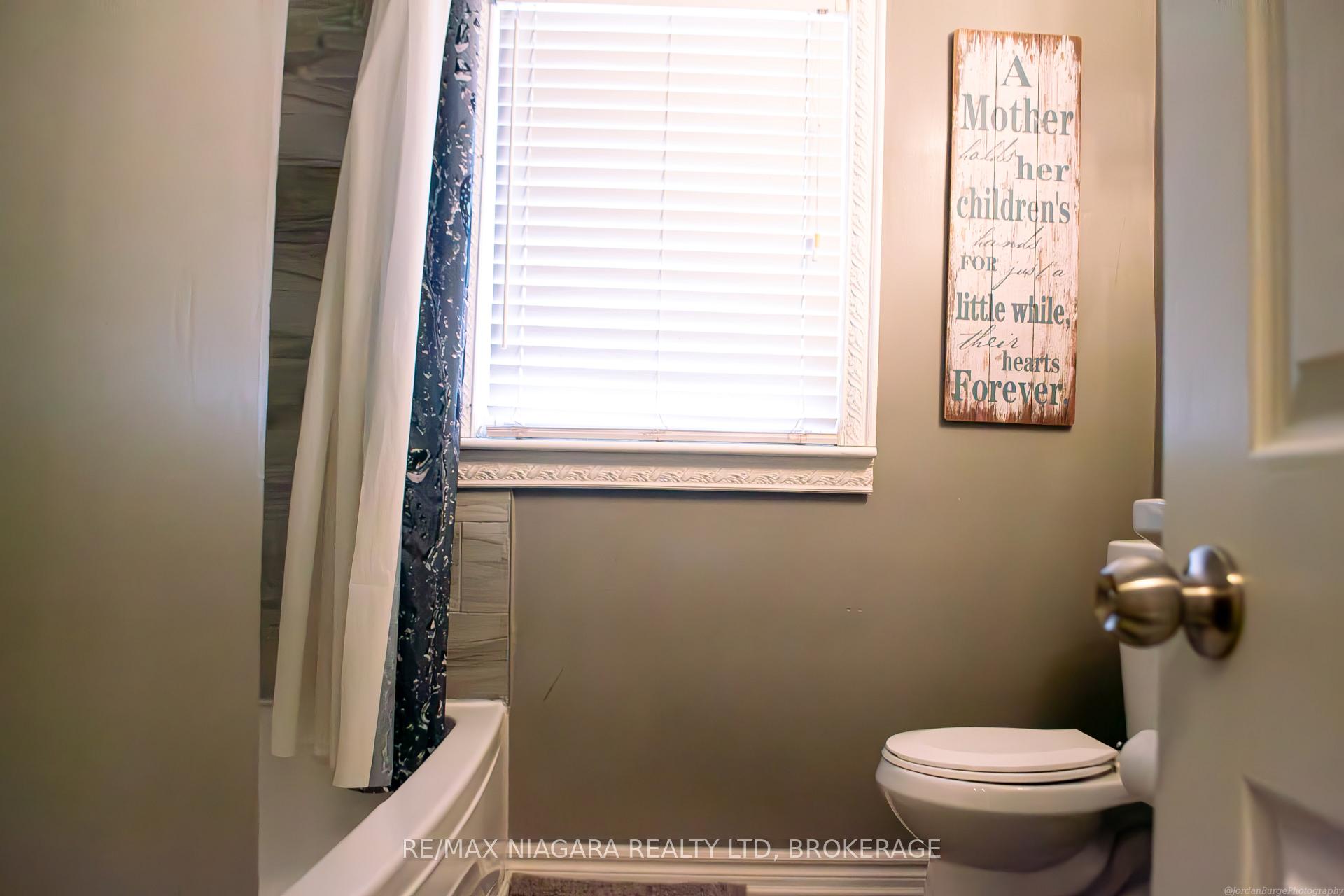 Photo 11 of 297 Vine Street, St. Catharines, Fairview — HOMEH