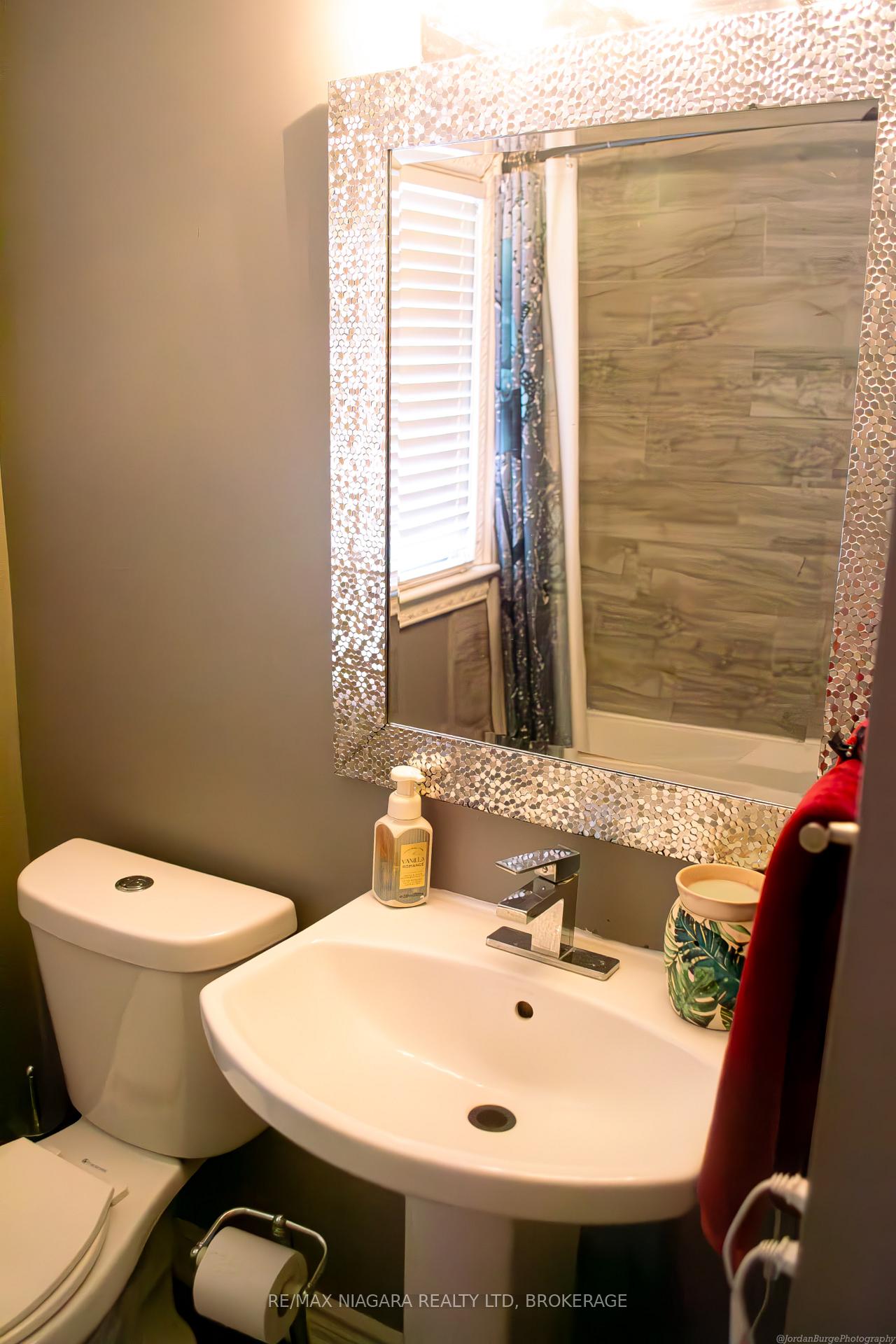 Photo 12 of 297 Vine Street, St. Catharines, Fairview — HOMEH