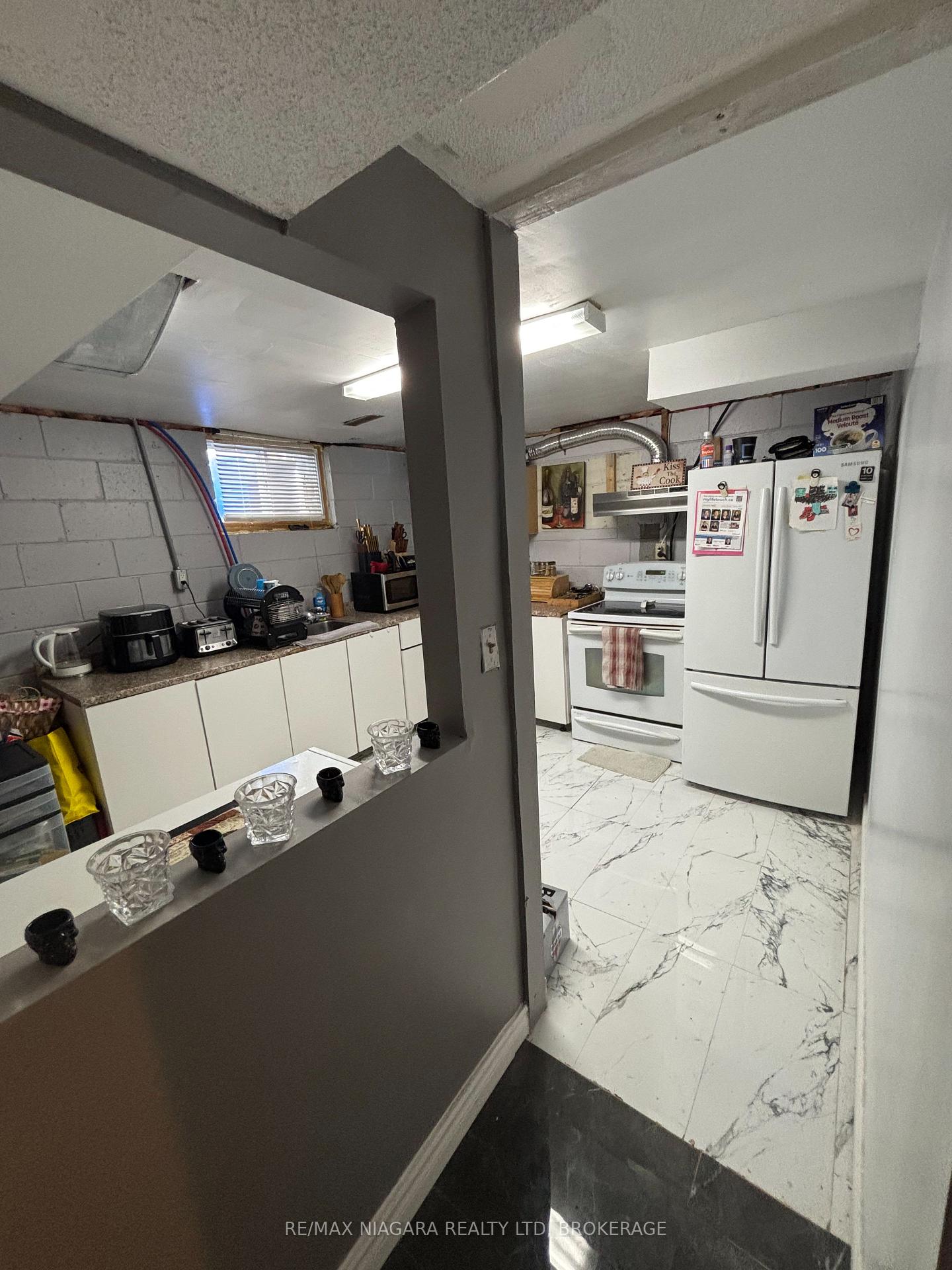 Photo 13 of 297 Vine Street, St. Catharines, Fairview — HOMEH