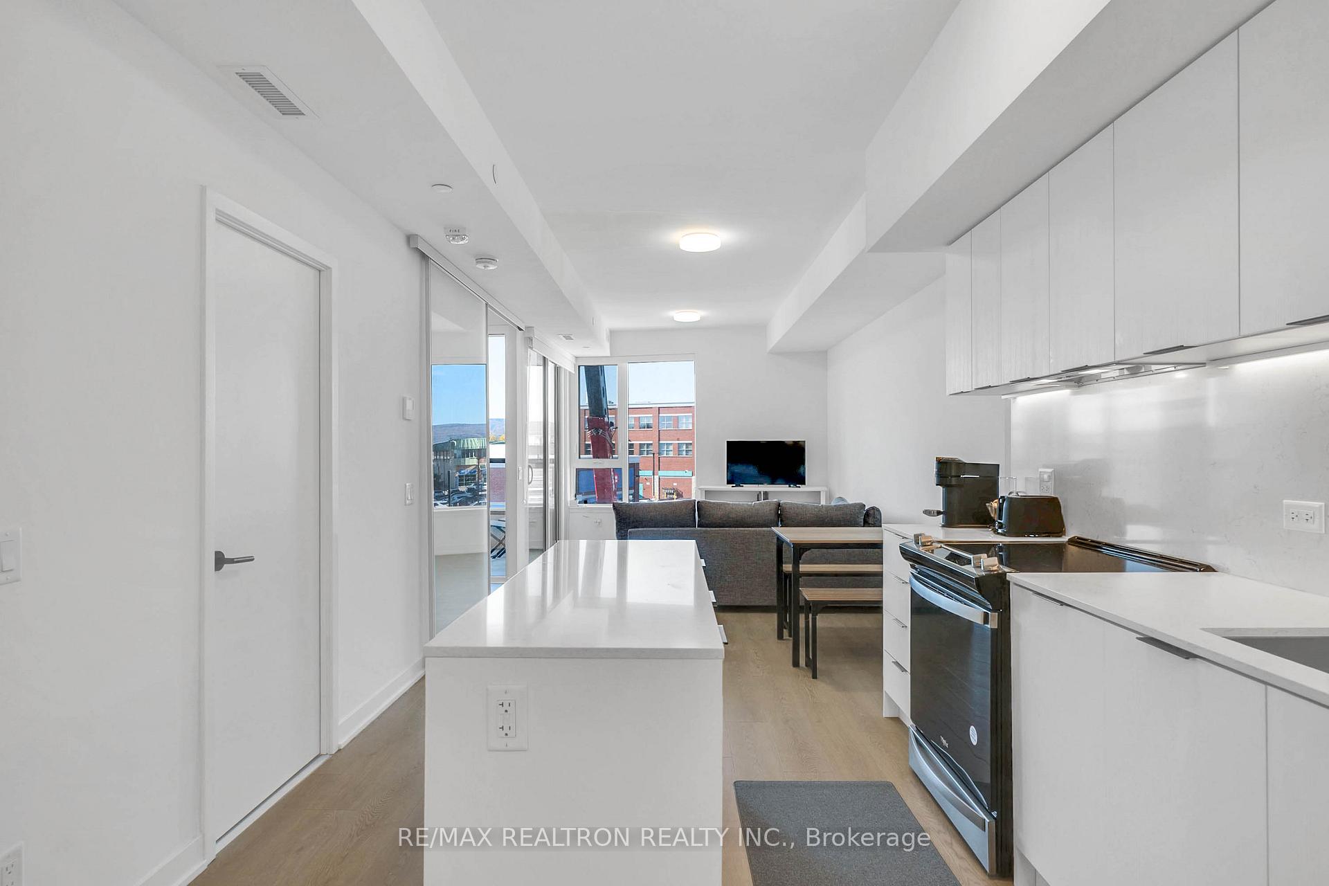 Photo 6 of Unit 221, 31 Huron Street, Collingwood — HOMEH