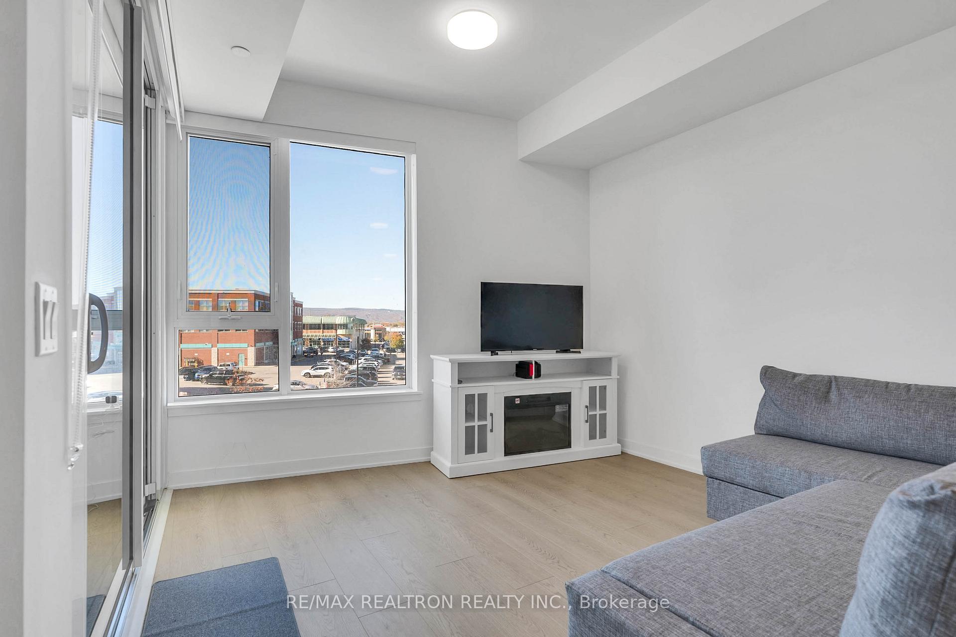 Photo 9 of Unit 221, 31 Huron Street, Collingwood — HOMEH