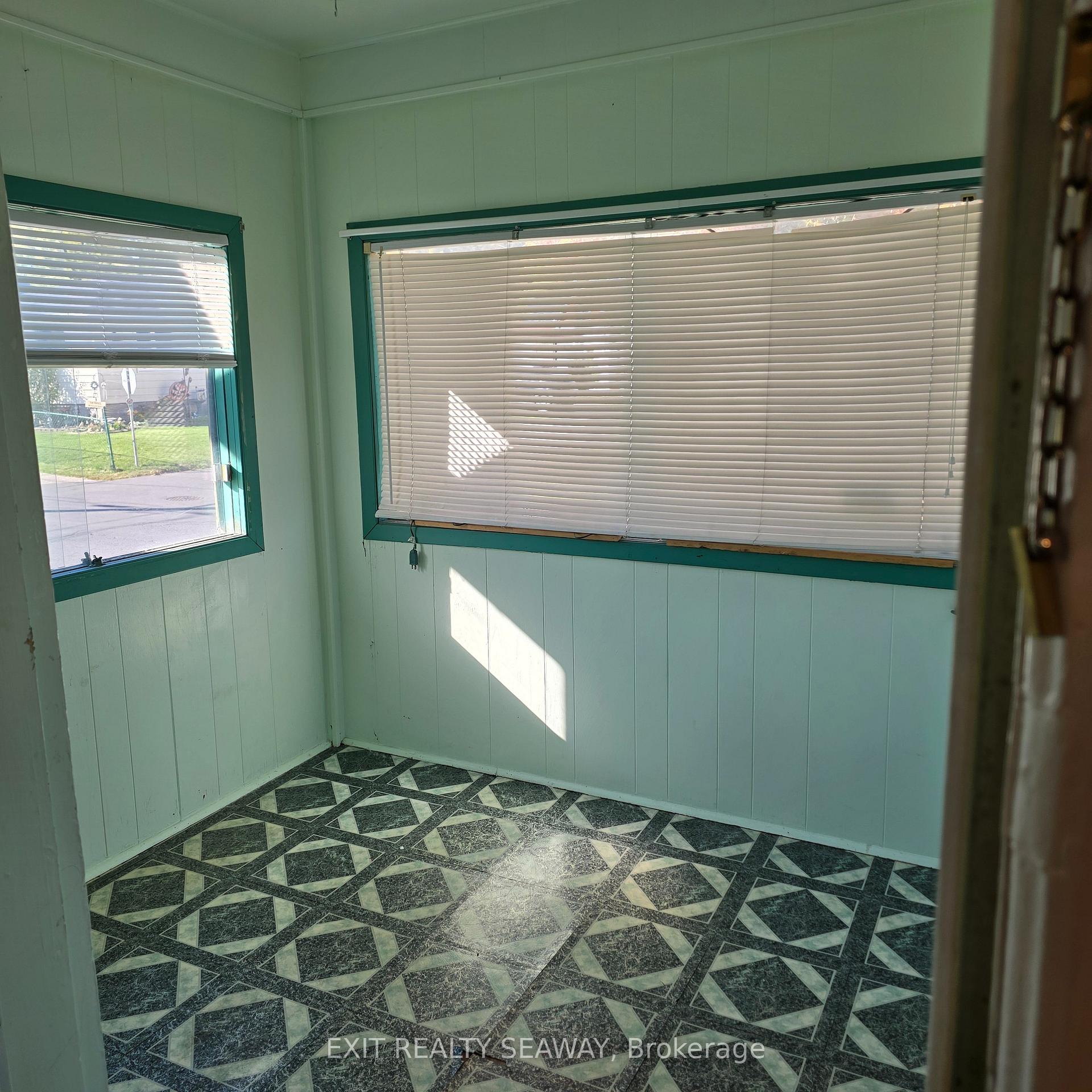 Photo 8 of 106 6th Street W, Cornwall — HOMEH