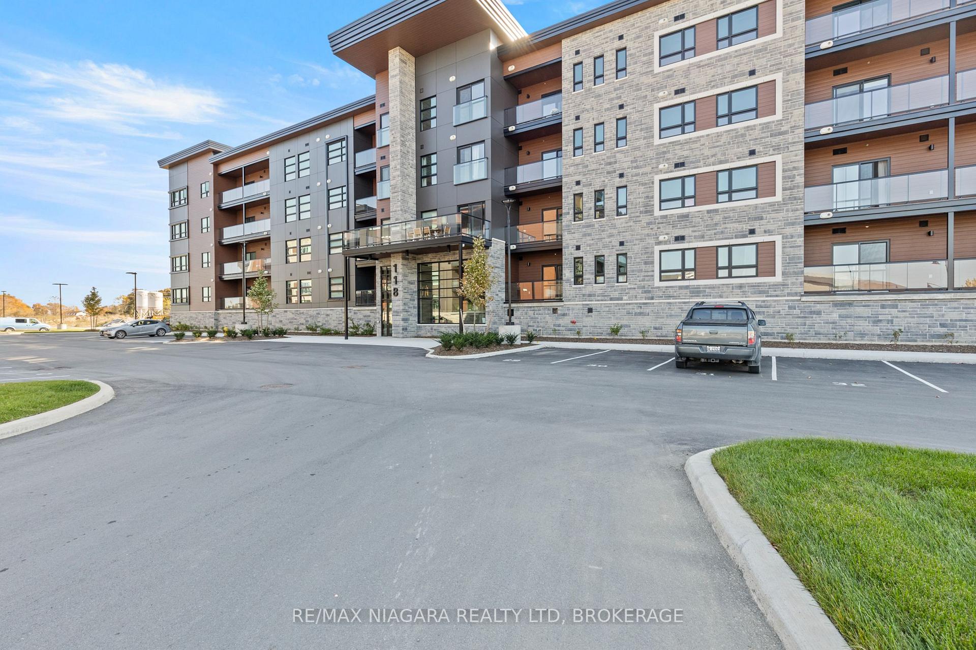 Photo 3 of Unit 211, 118 Summersides Boulevard, Pelham, Fonthill — HOMEH
