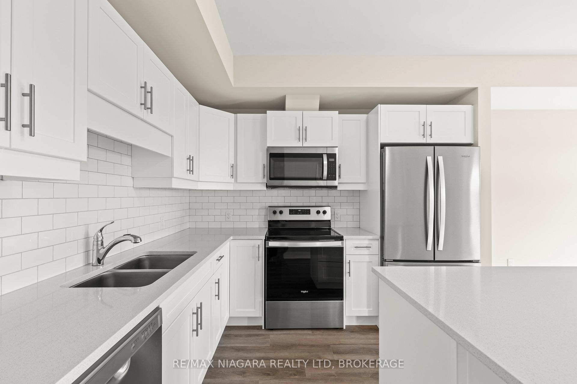 Photo 10 of Unit 211, 118 Summersides Boulevard, Pelham, Fonthill — HOMEH