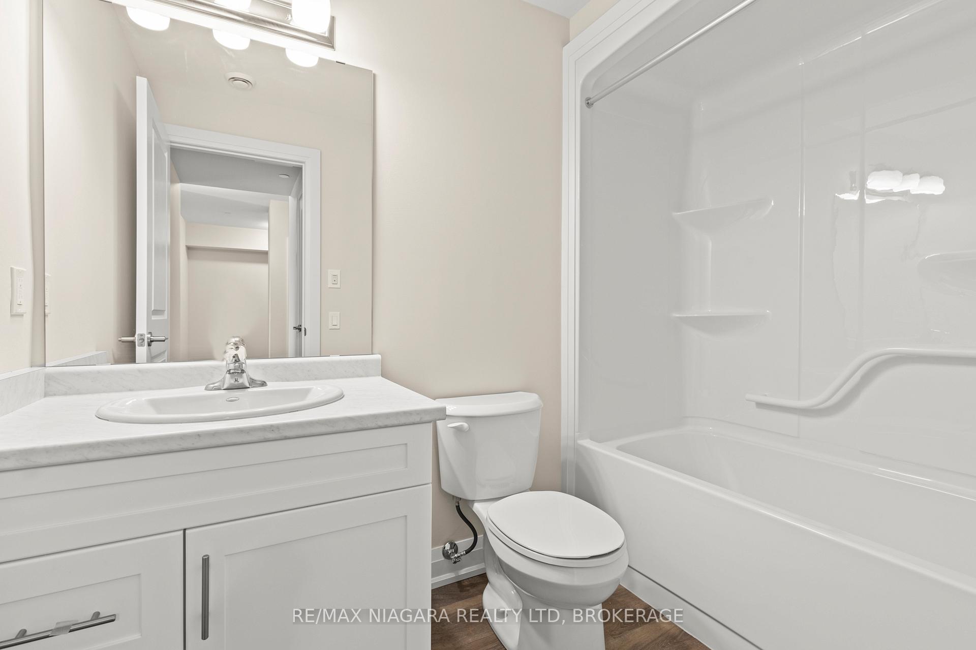 Photo 13 of Unit 211, 118 Summersides Boulevard, Pelham, Fonthill — HOMEH