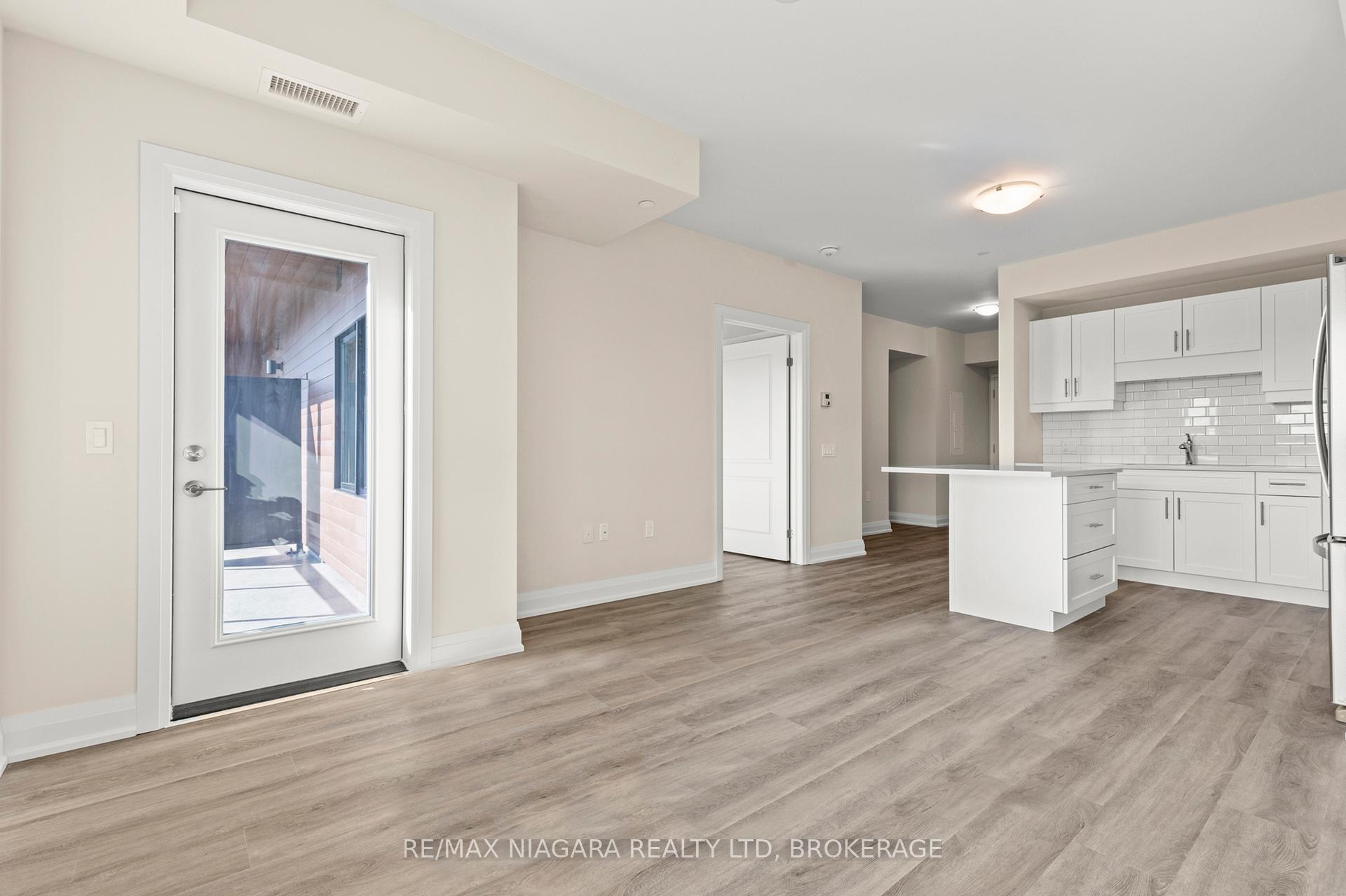 Photo 14 of Unit 211, 118 Summersides Boulevard, Pelham, Fonthill — HOMEH