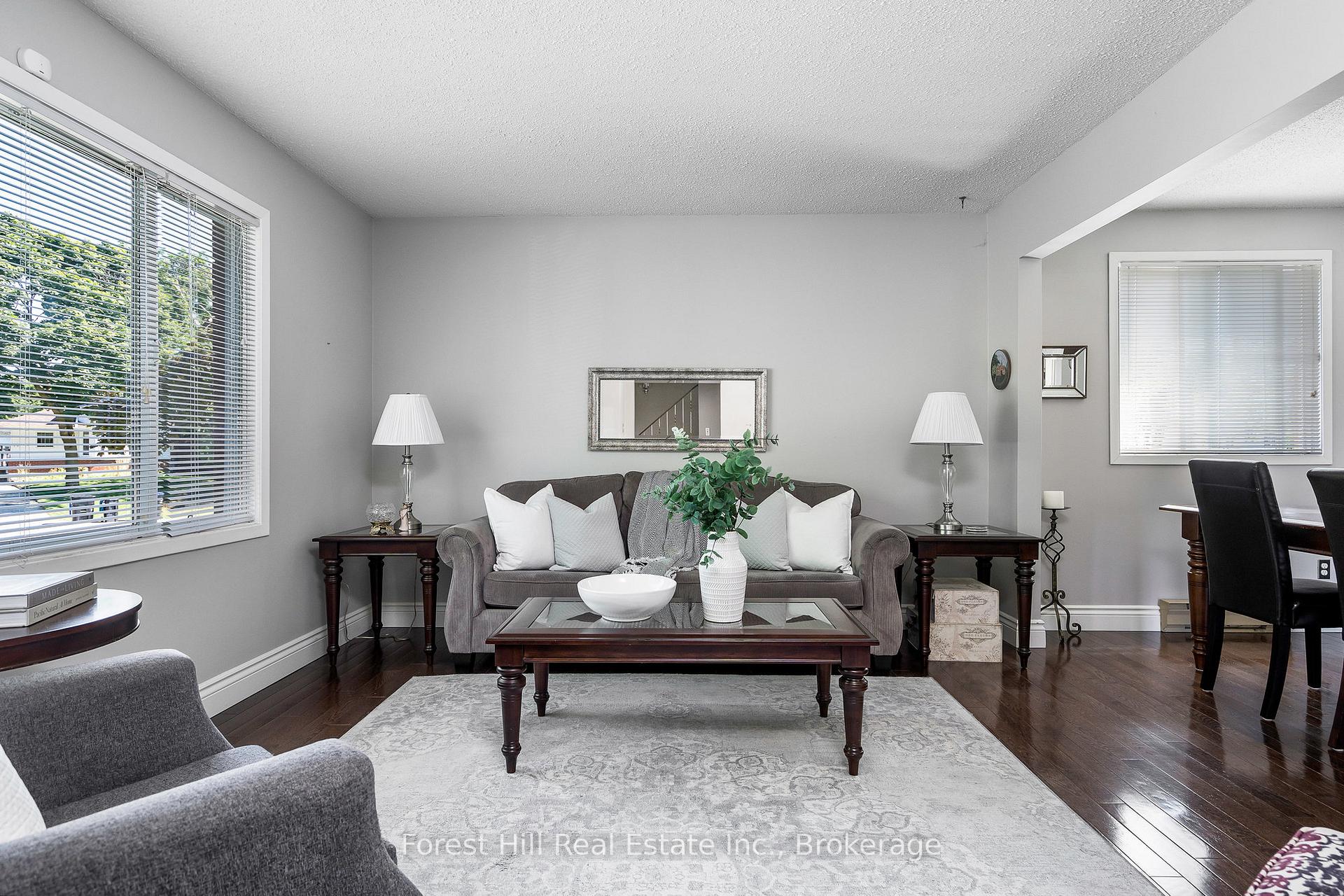 Photo 5 of 10 Leslie Drive, Collingwood — HOMEH