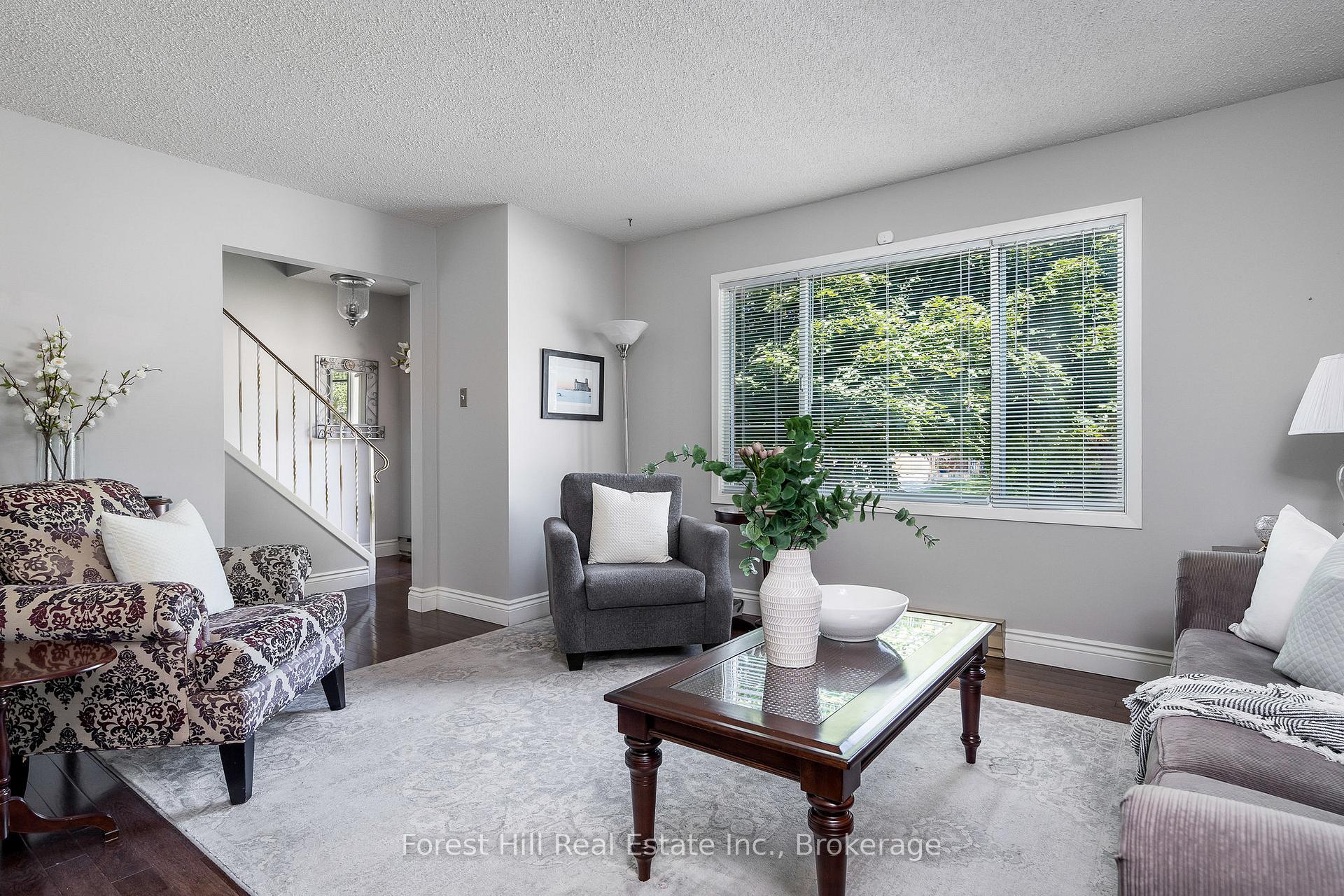 Photo 9 of 10 Leslie Drive, Collingwood — HOMEH