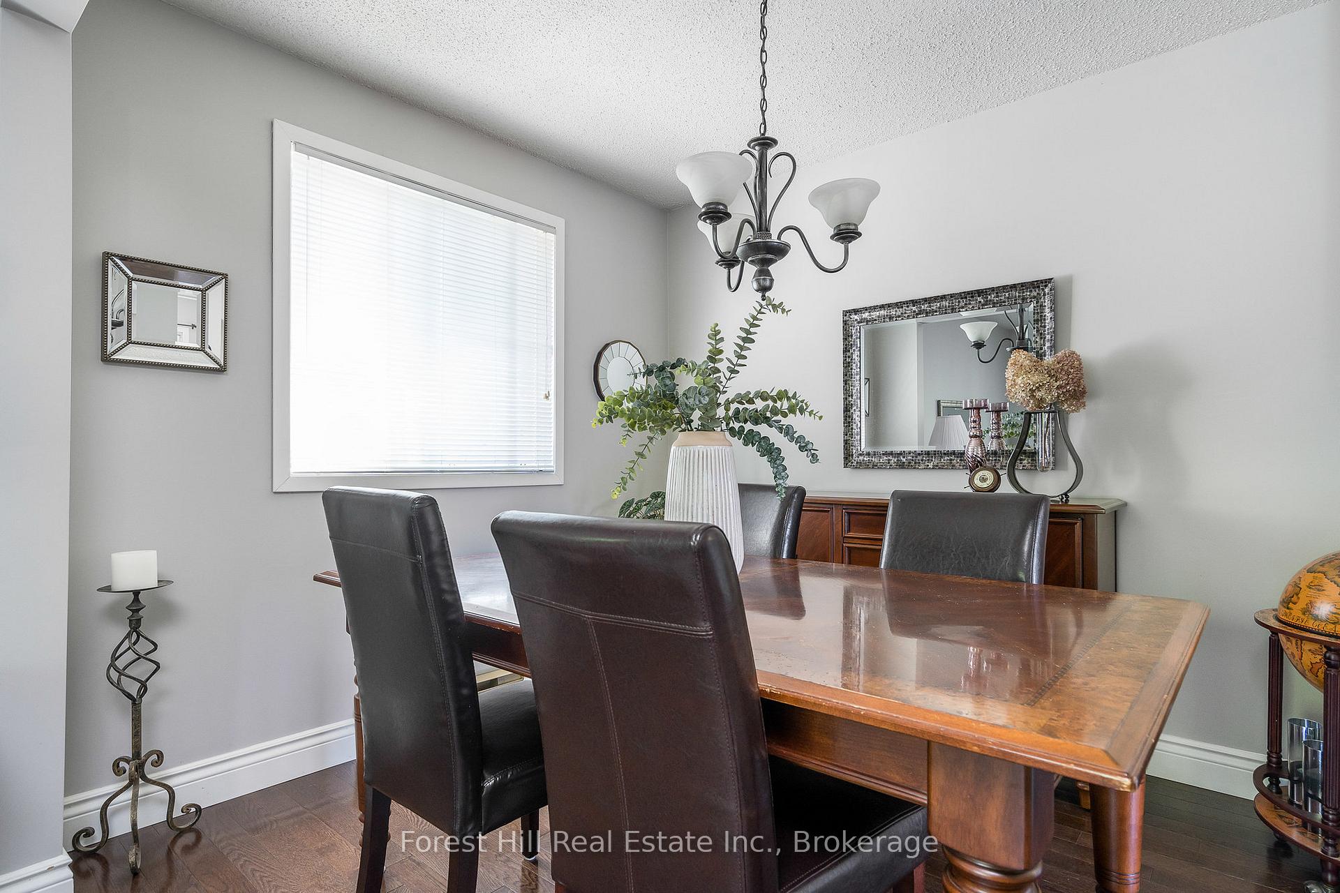 Photo 8 of 10 Leslie Drive, Collingwood — HOMEH