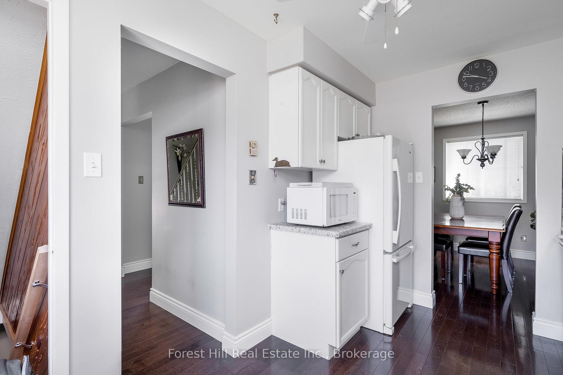 Photo 11 of 10 Leslie Drive, Collingwood — HOMEH