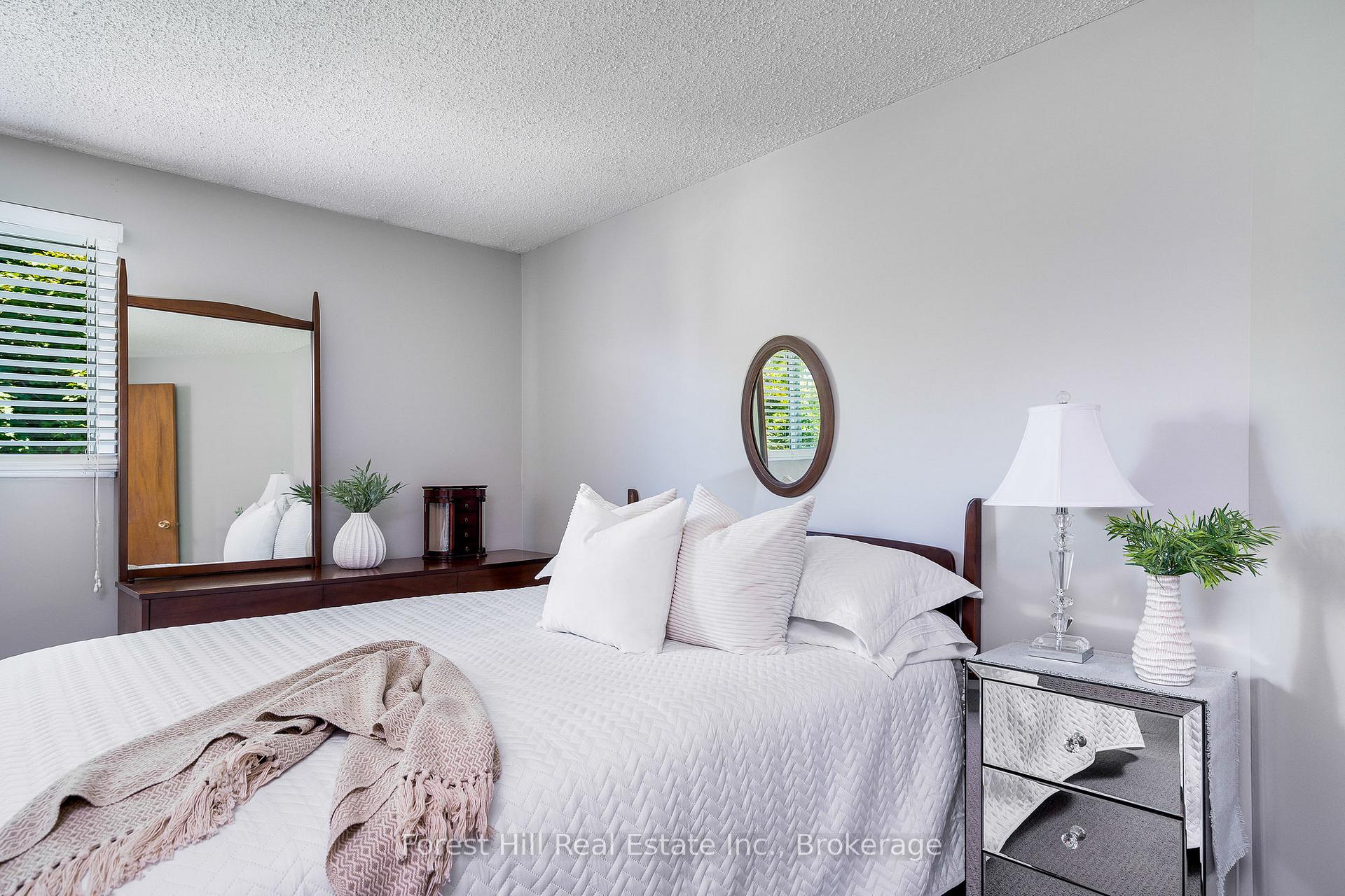 Photo 16 of 10 Leslie Drive, Collingwood — HOMEH