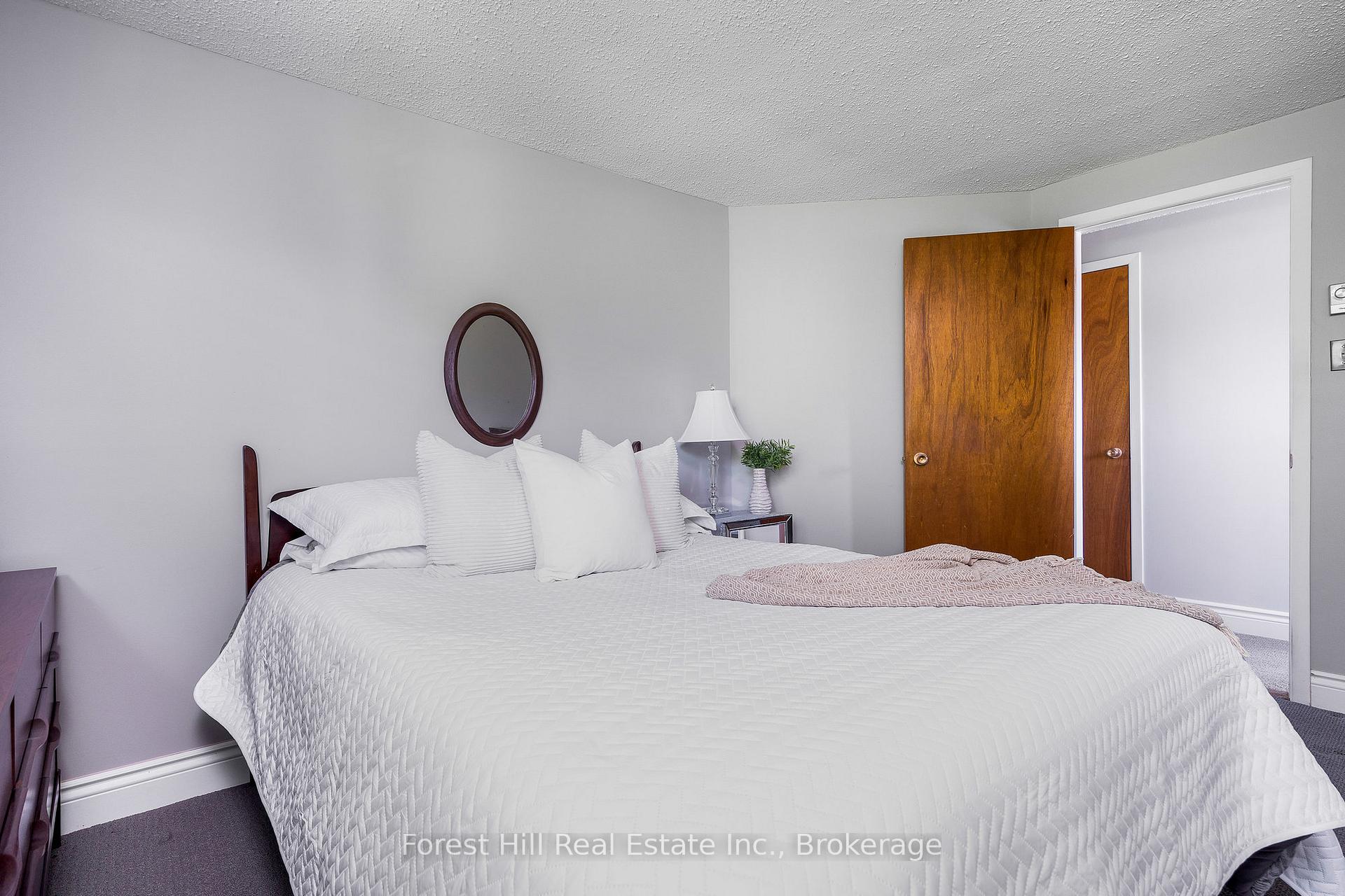 Photo 14 of 10 Leslie Drive, Collingwood — HOMEH