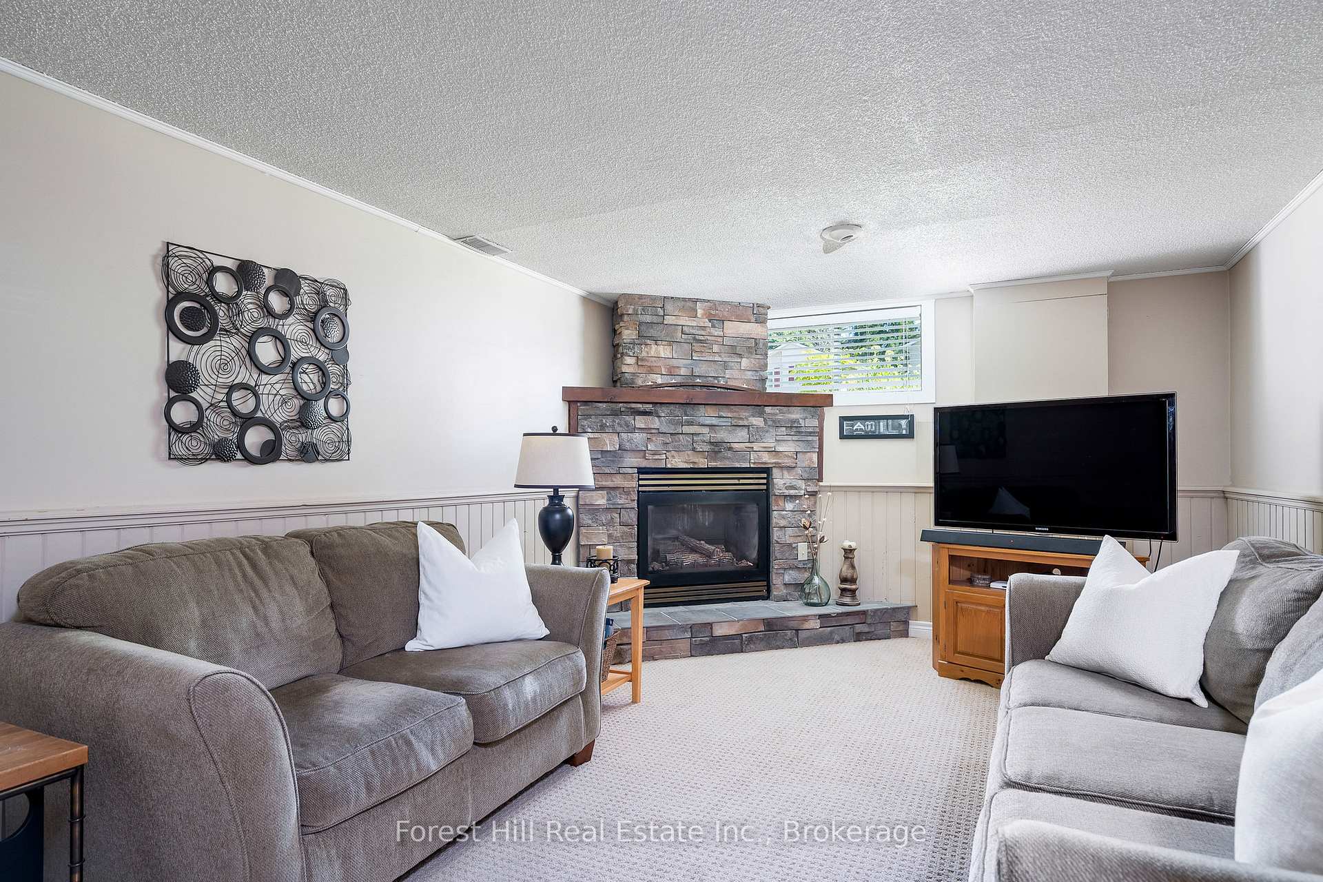 Photo 20 of 10 Leslie Drive, Collingwood — HOMEH