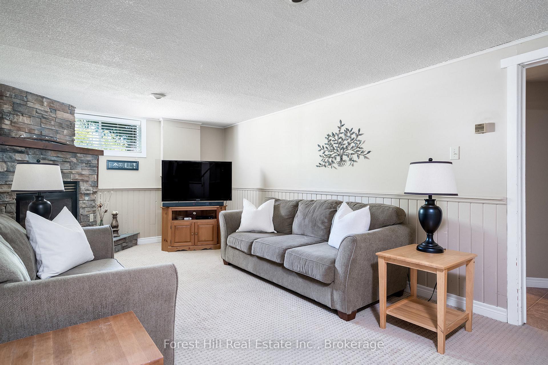 Photo 19 of 10 Leslie Drive, Collingwood — HOMEH