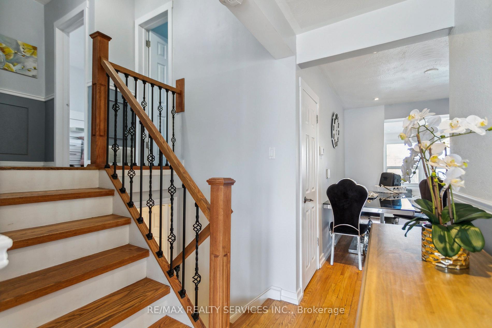 Photo 21 of 18 Kimbark Drive, Brampton, Northwood Park — HOMEH