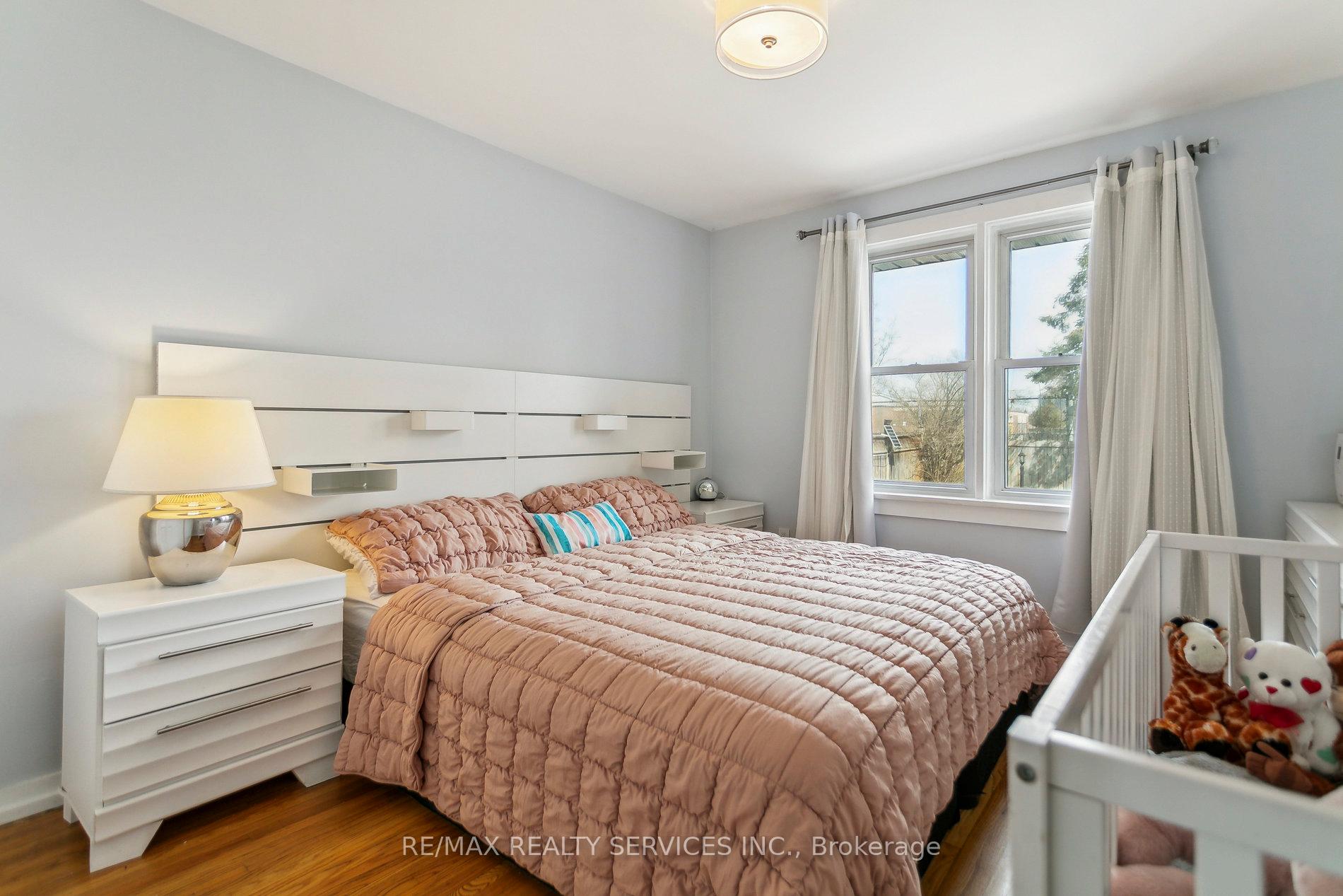 Photo 29 of 18 Kimbark Drive, Brampton, Northwood Park — HOMEH