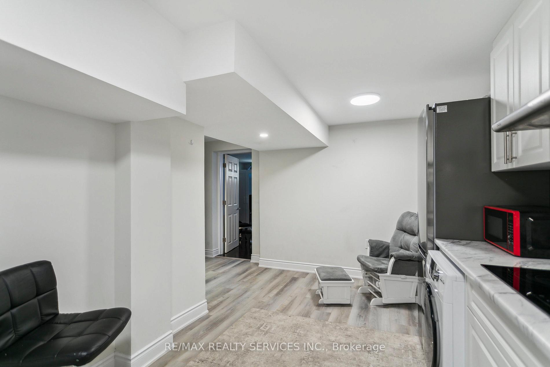 Photo 38 of 18 Kimbark Drive, Brampton, Northwood Park — HOMEH