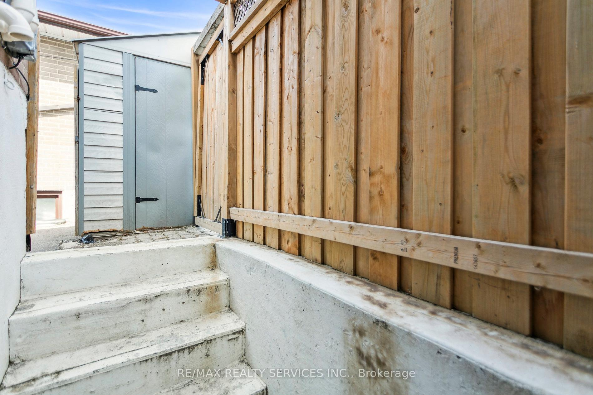 Photo 42 of 18 Kimbark Drive, Brampton, Northwood Park — HOMEH