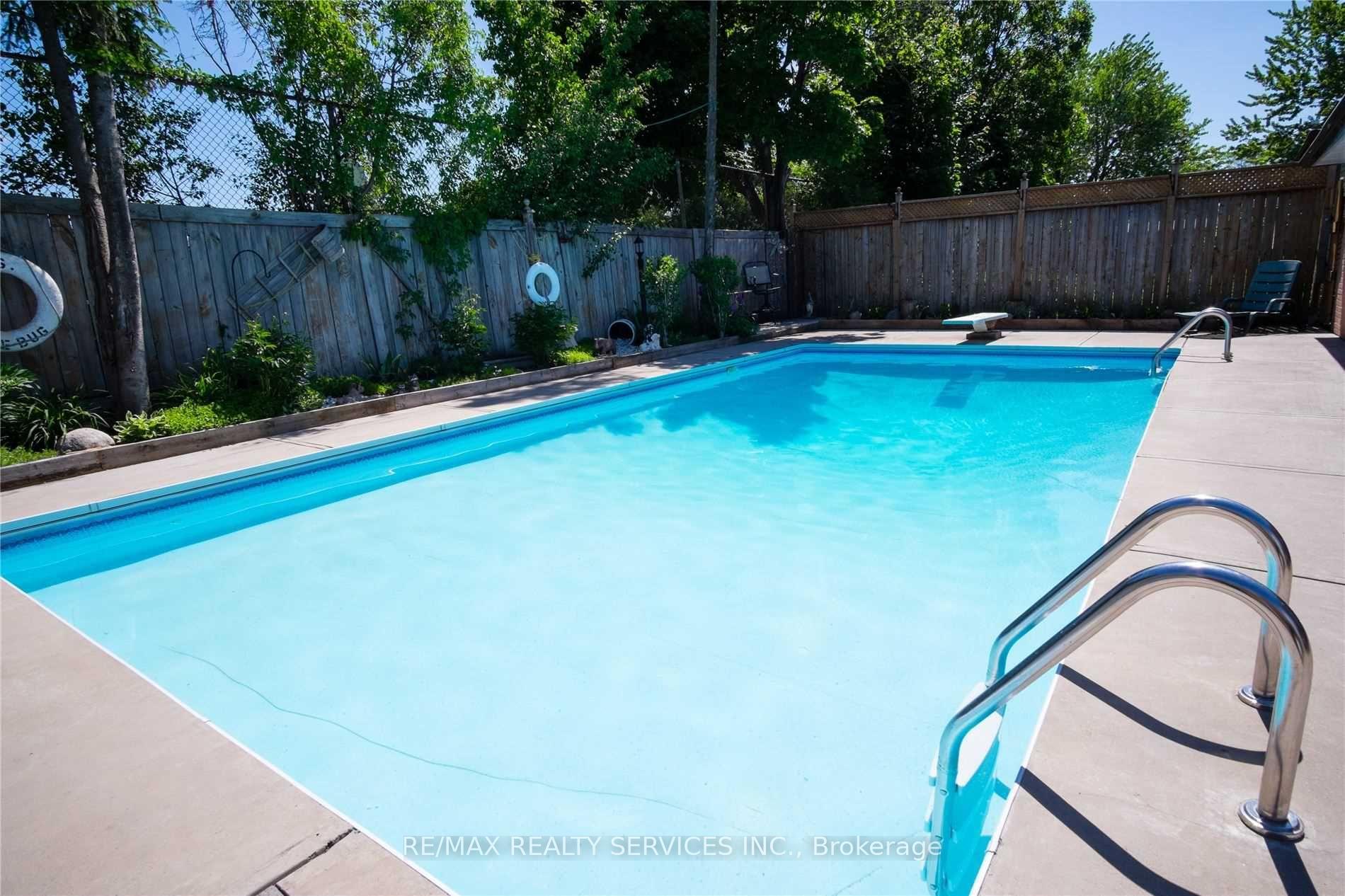 Photo 48 of 18 Kimbark Drive, Brampton, Northwood Park — HOMEH