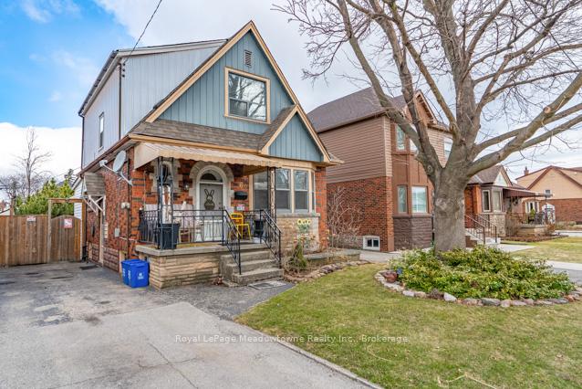 Photo 3 of 60 Cameron Avenue S, Hamilton, Bartonville — HOMEH