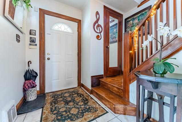 Photo 5 of 60 Cameron Avenue S, Hamilton, Bartonville — HOMEH