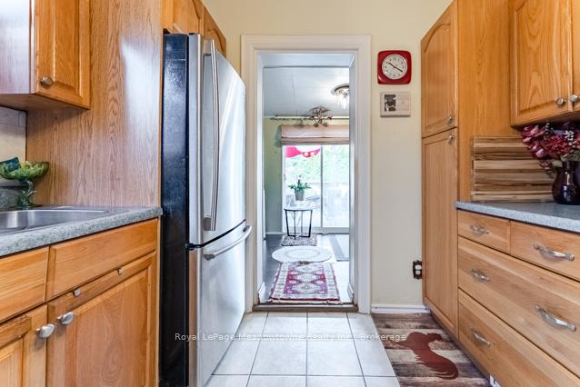 Photo 13 of 60 Cameron Avenue S, Hamilton, Bartonville — HOMEH