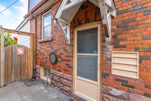 Photo 28 of 60 Cameron Avenue S, Hamilton, Bartonville — HOMEH