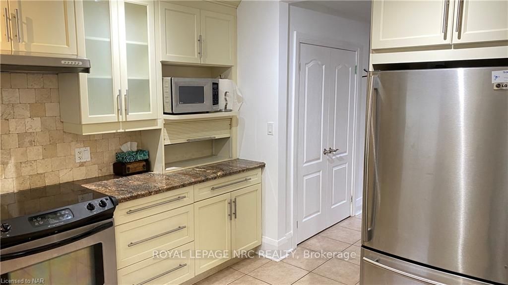 Photo 15 of 10 Adelene Crescent, St. Catharines, Glendale/Glenridge — HOMEH
