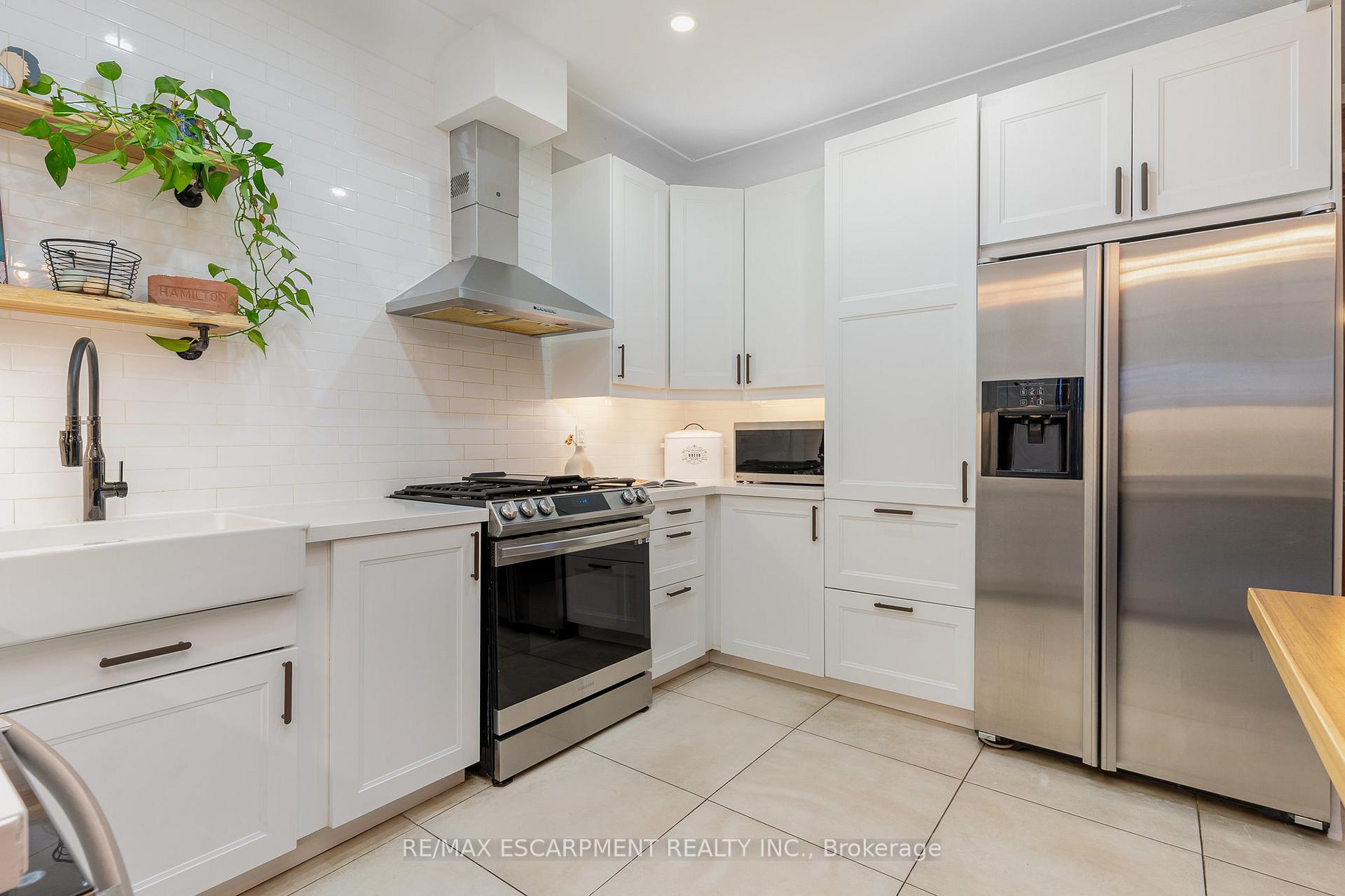 Photo 37 of 81 Kensington Avenue N, Hamilton, Crown Point — HOMEH
