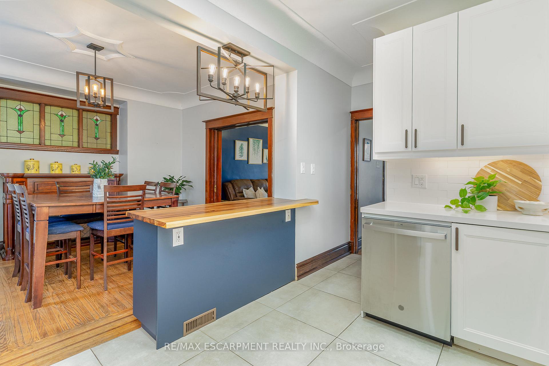 Photo 38 of 81 Kensington Avenue N, Hamilton, Crown Point — HOMEH