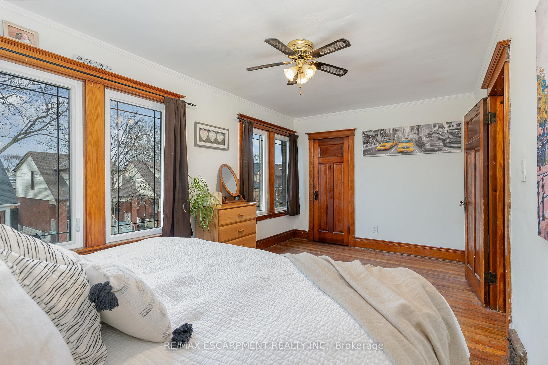 Photo 57 of 81 Kensington Avenue N, Hamilton, Crown Point — HOMEH