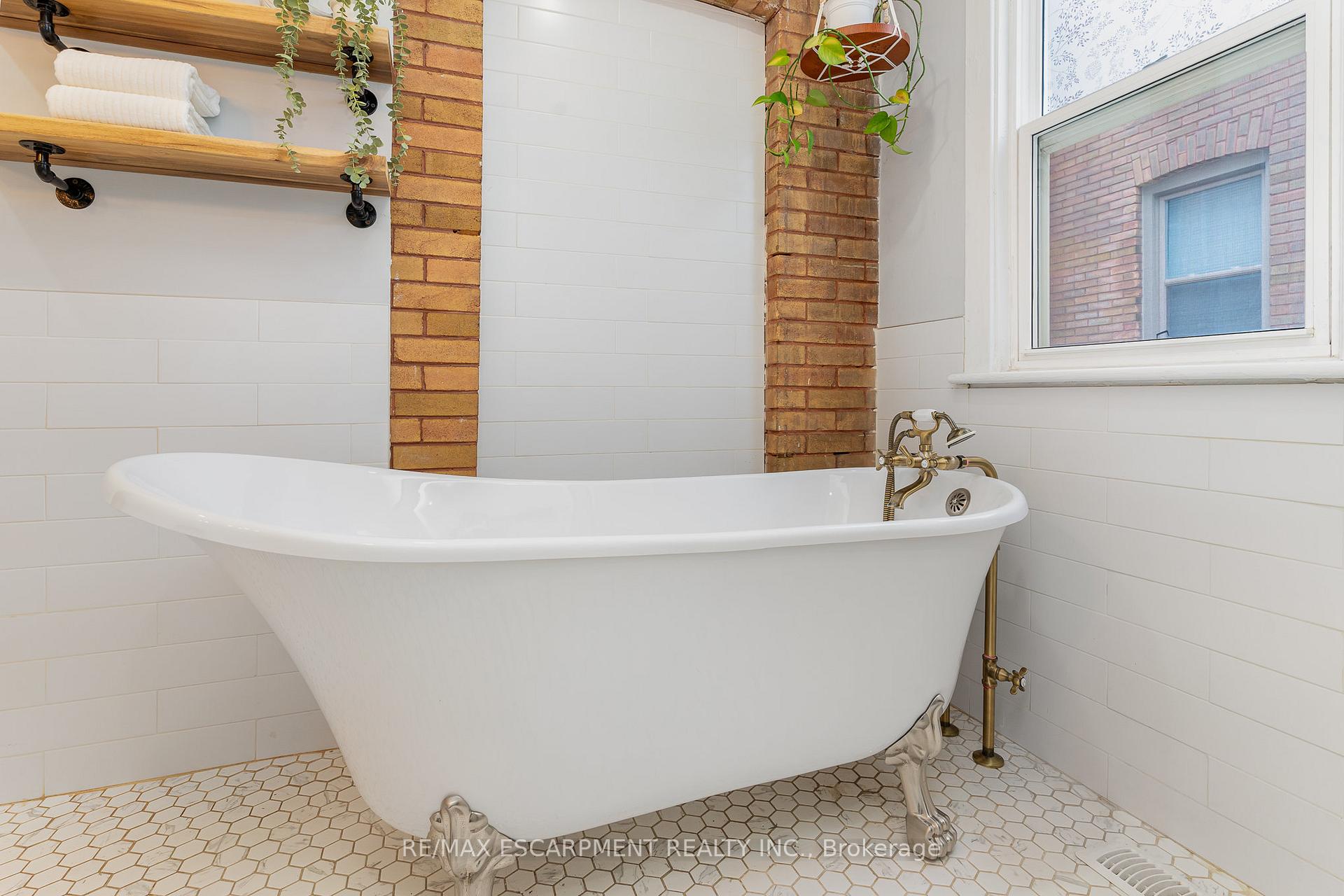 Photo 59 of 81 Kensington Avenue N, Hamilton, Crown Point — HOMEH