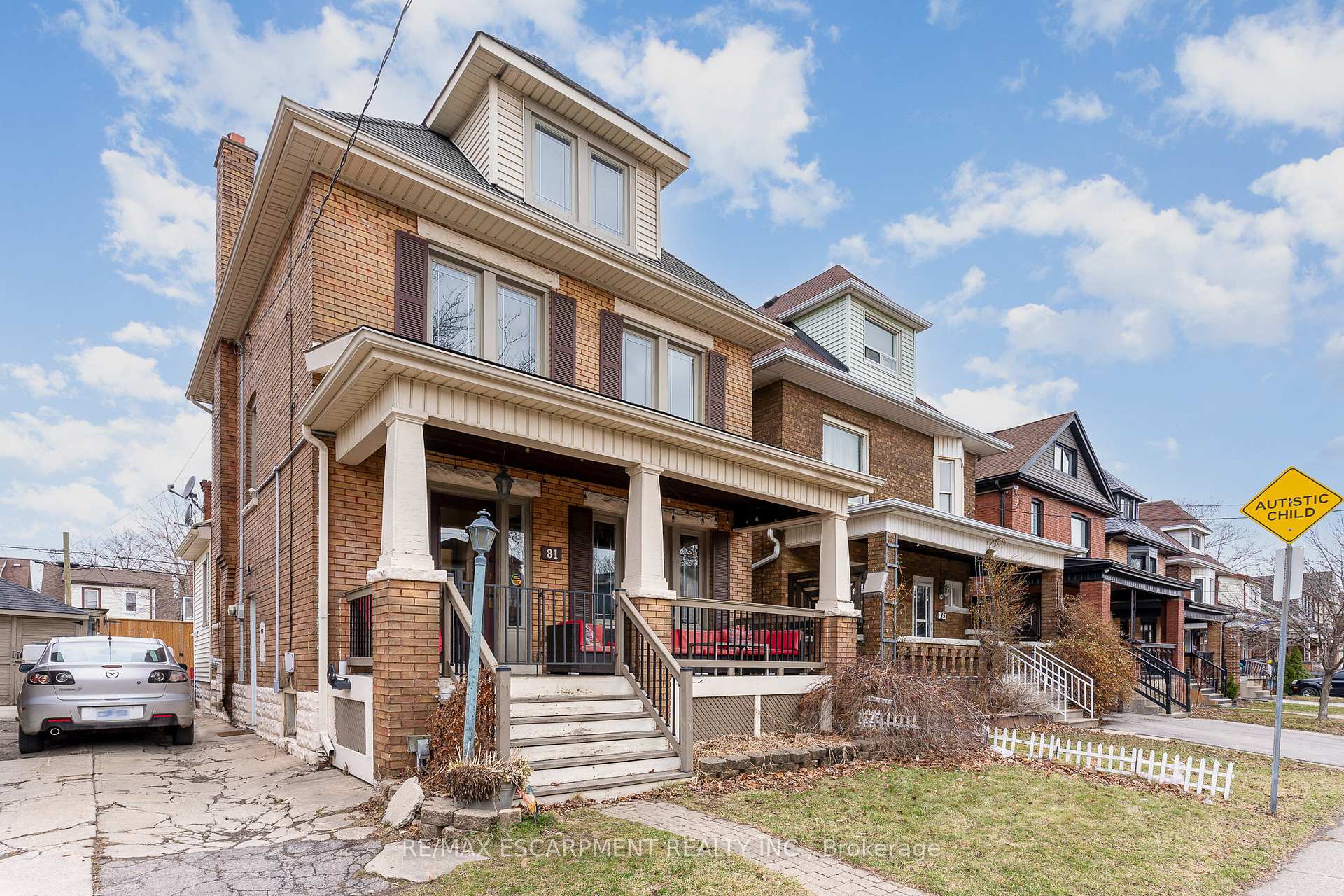 Photo 3 of 81 Kensington Avenue N, Hamilton, Crown Point — HOMEH